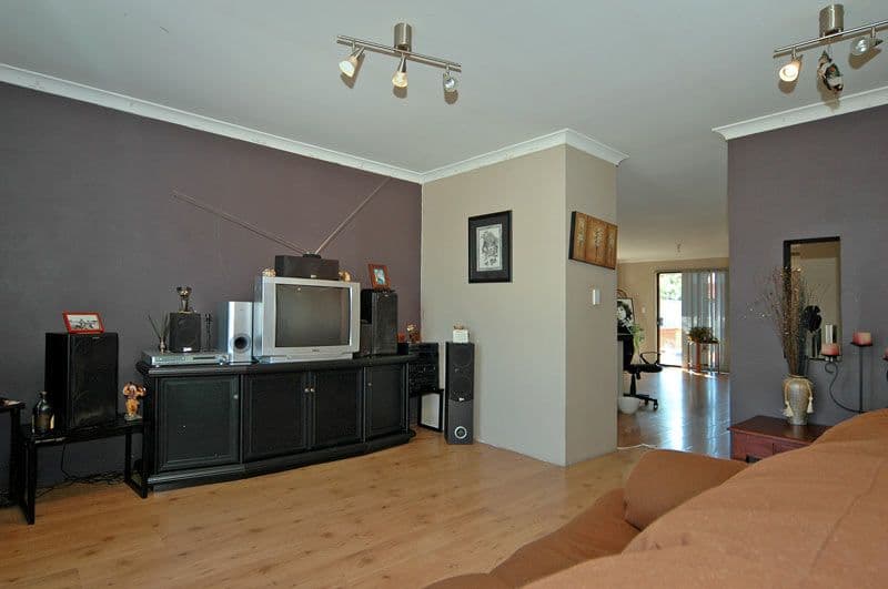 9 Blanc Close, CAVERSHAM WA 6055, Caversham - Thumbnail 4