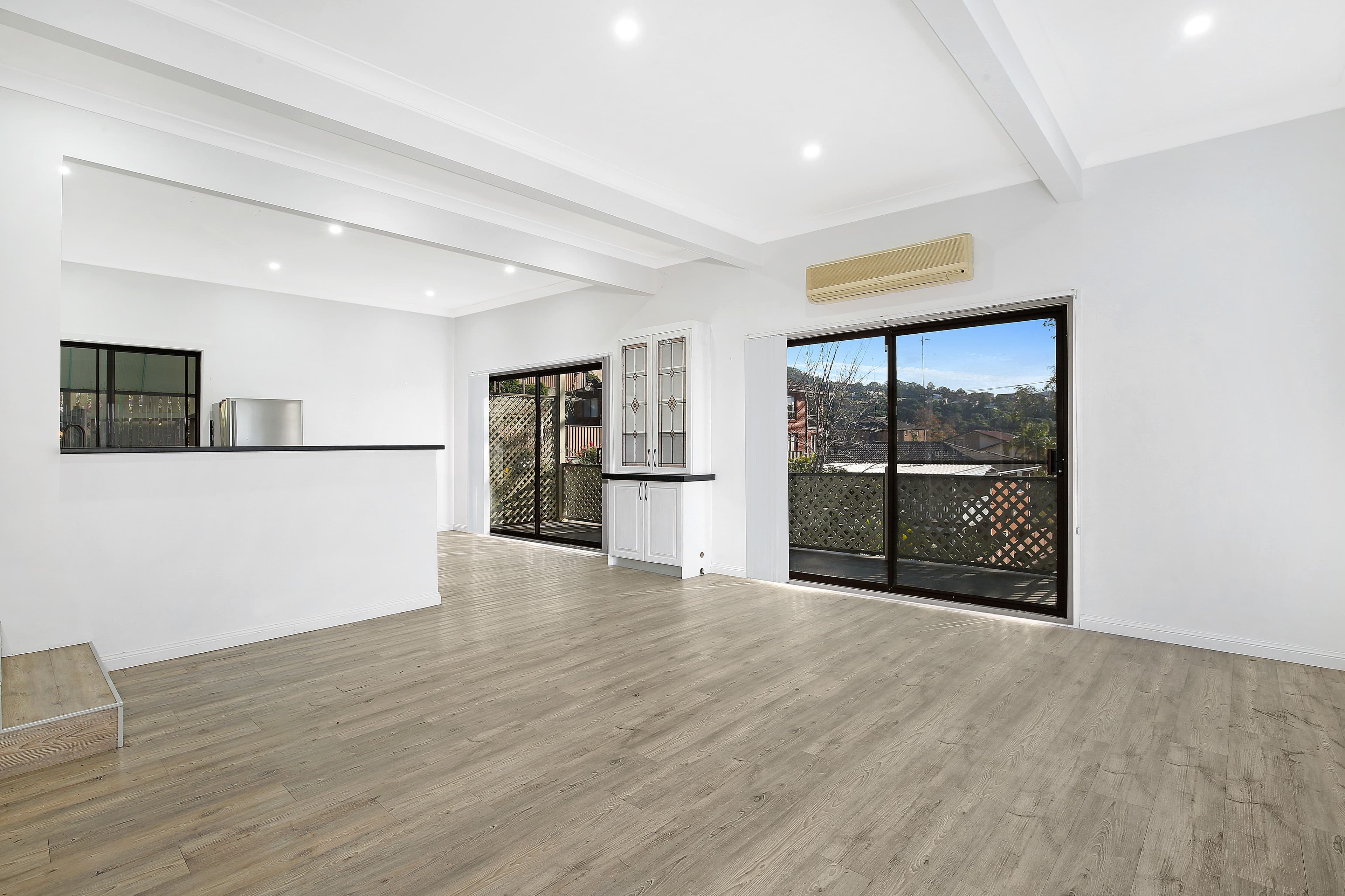 32 Brendon Avenue, Farmborough Heights - Thumbnail 3