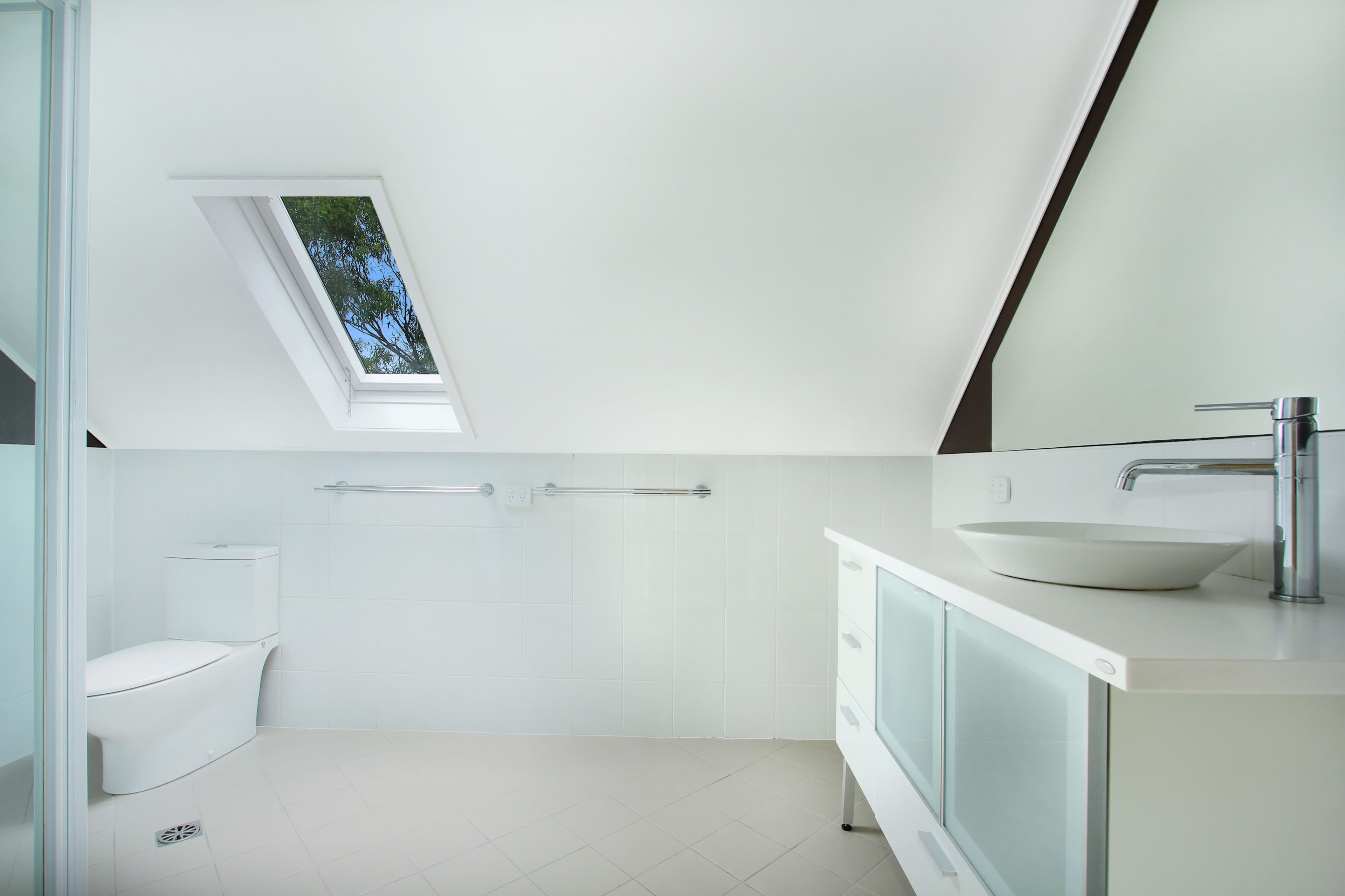32 Brendon Avenue, Farmborough Heights - Thumbnail 4