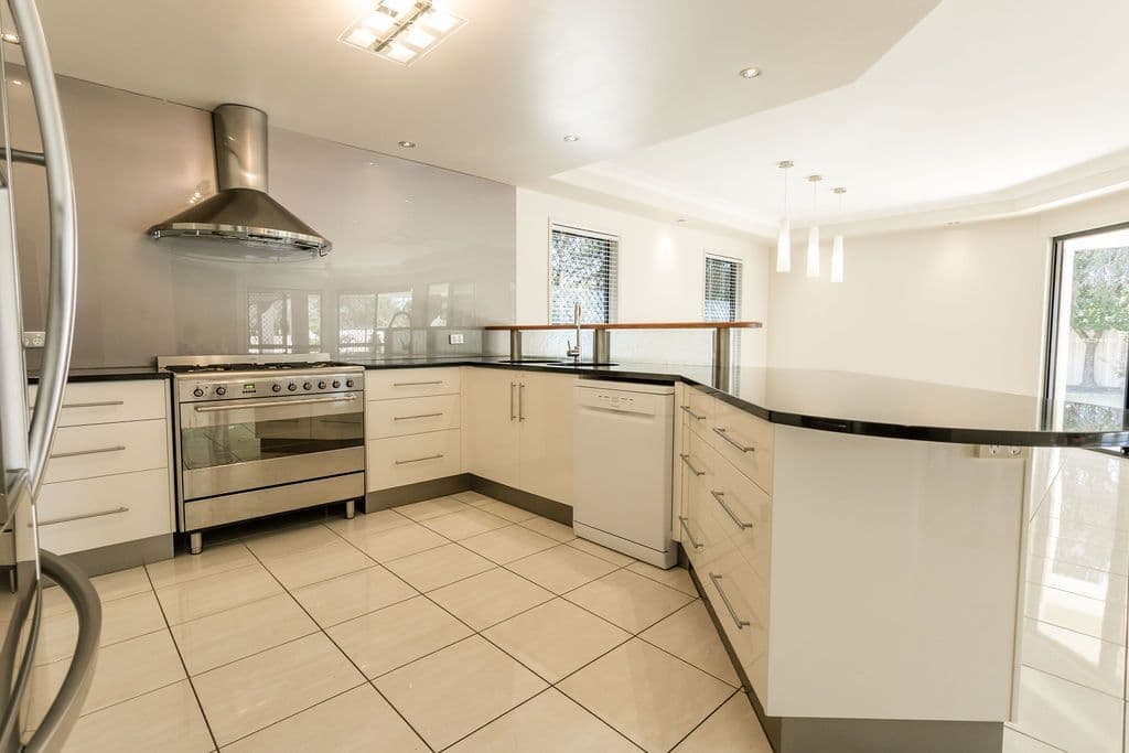 3 Elm Street, Emerald QLD 4720, Emerald - Thumbnail 4
