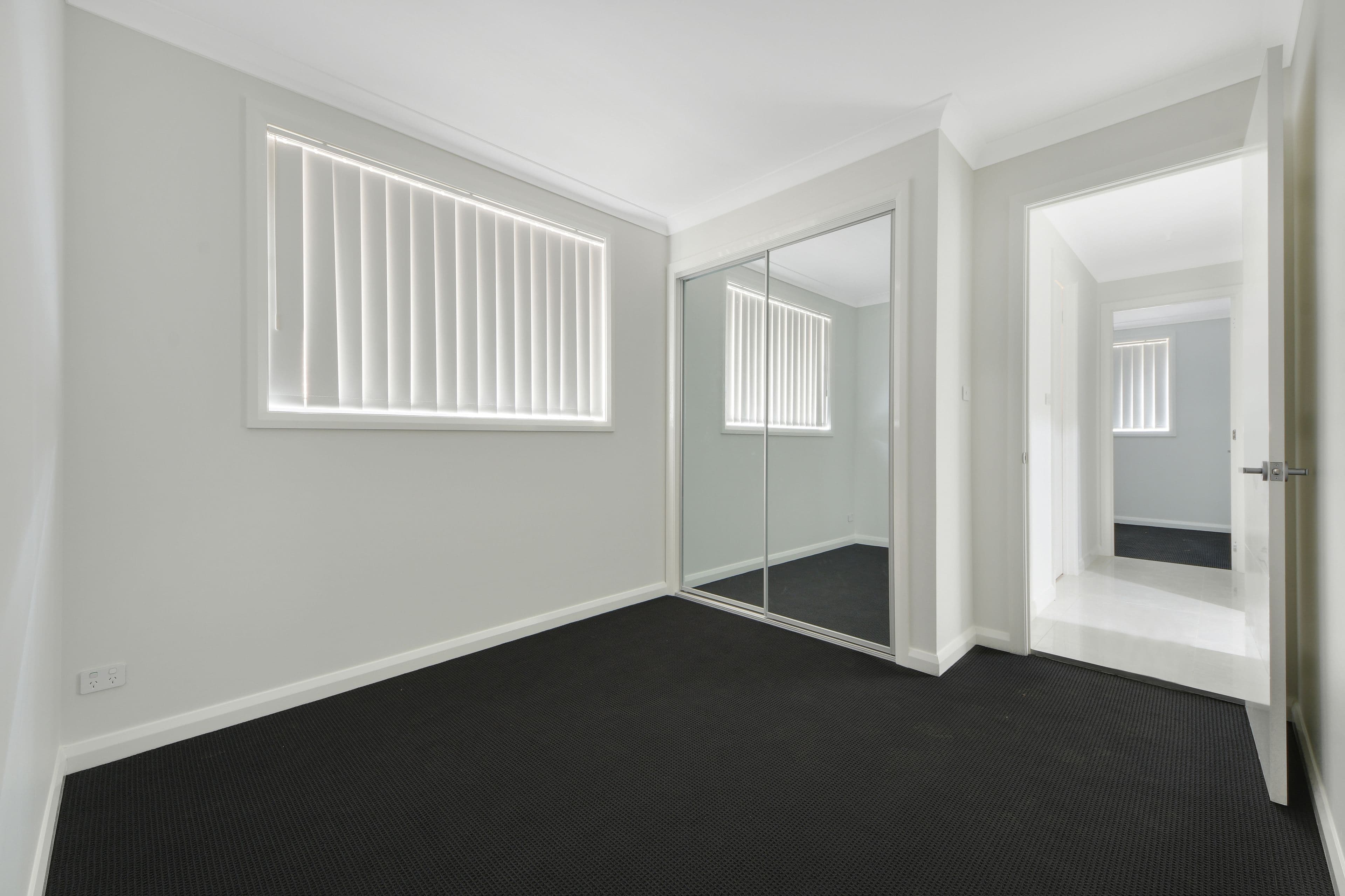 5 Glover Street, Claymore - Thumbnail 8