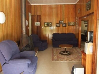 33 to 35 Shamrock Street, BLACKALL QLD 4472, Blackall - Thumbnail 3