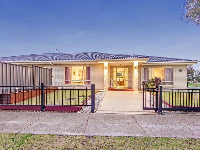 43 Camelot Drive, Tarneit VIC 3029, Tarneit - Thumbnail 2