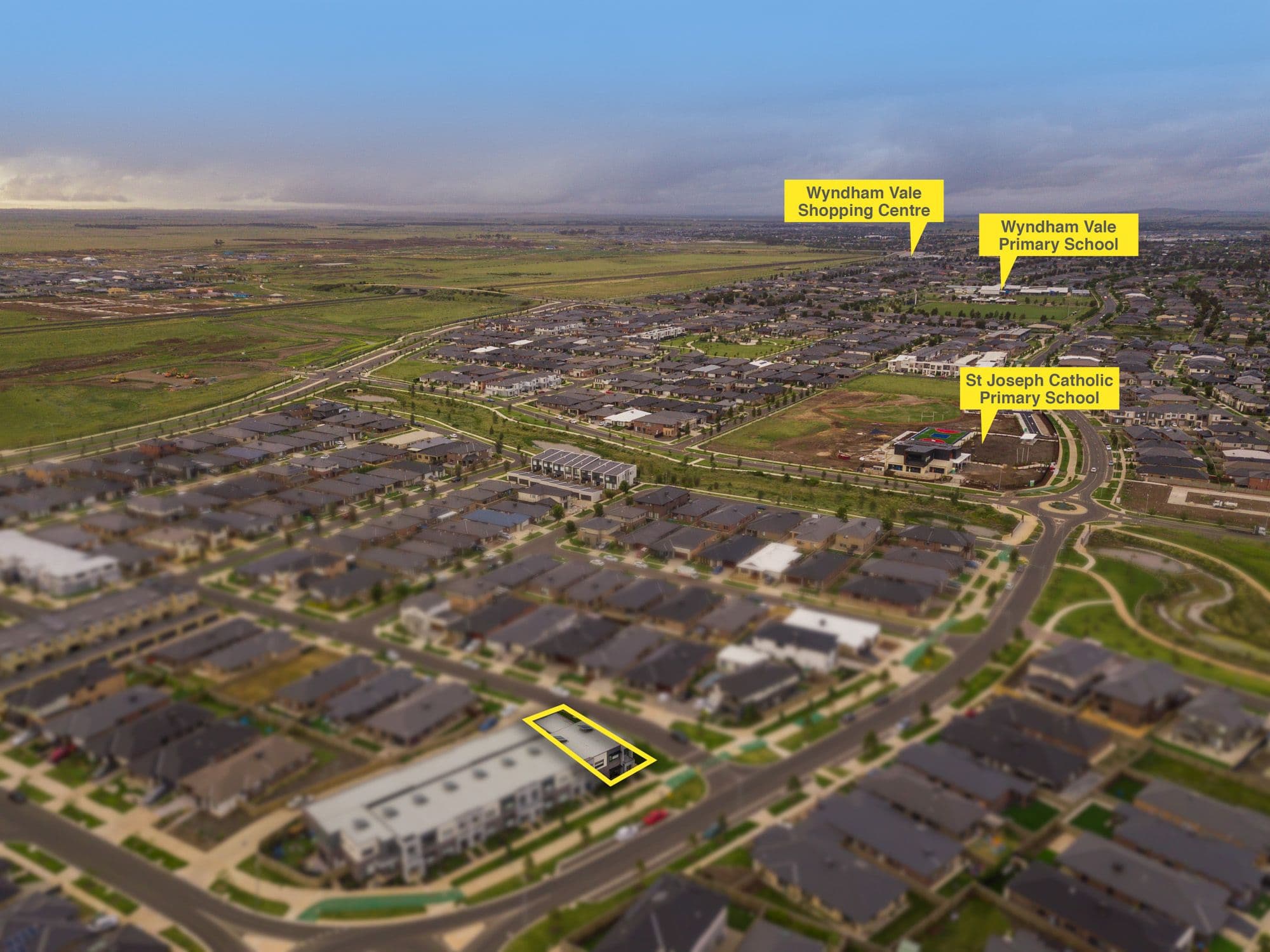 74 Treeve Parkway, Werribee VIC 3030, Werribee - Thumbnail 2