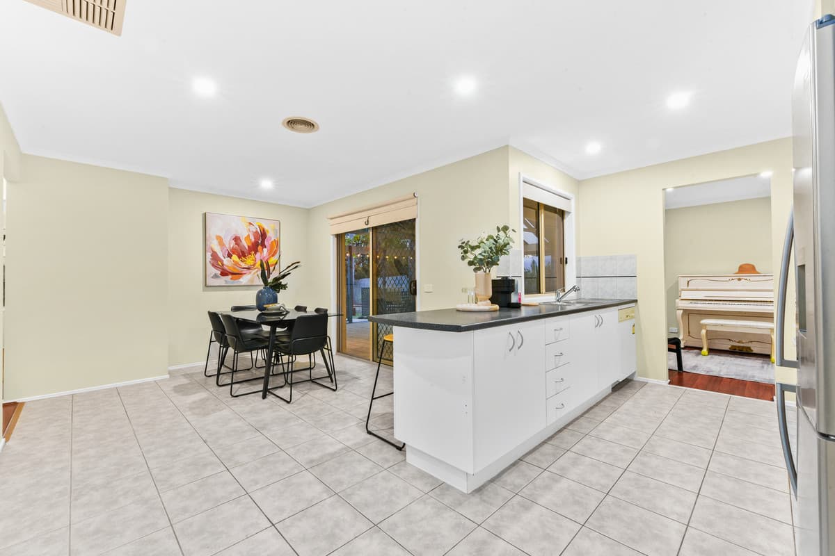 28 Hartsmere Drive, Berwick VIC 3806, Berwick - Thumbnail 8