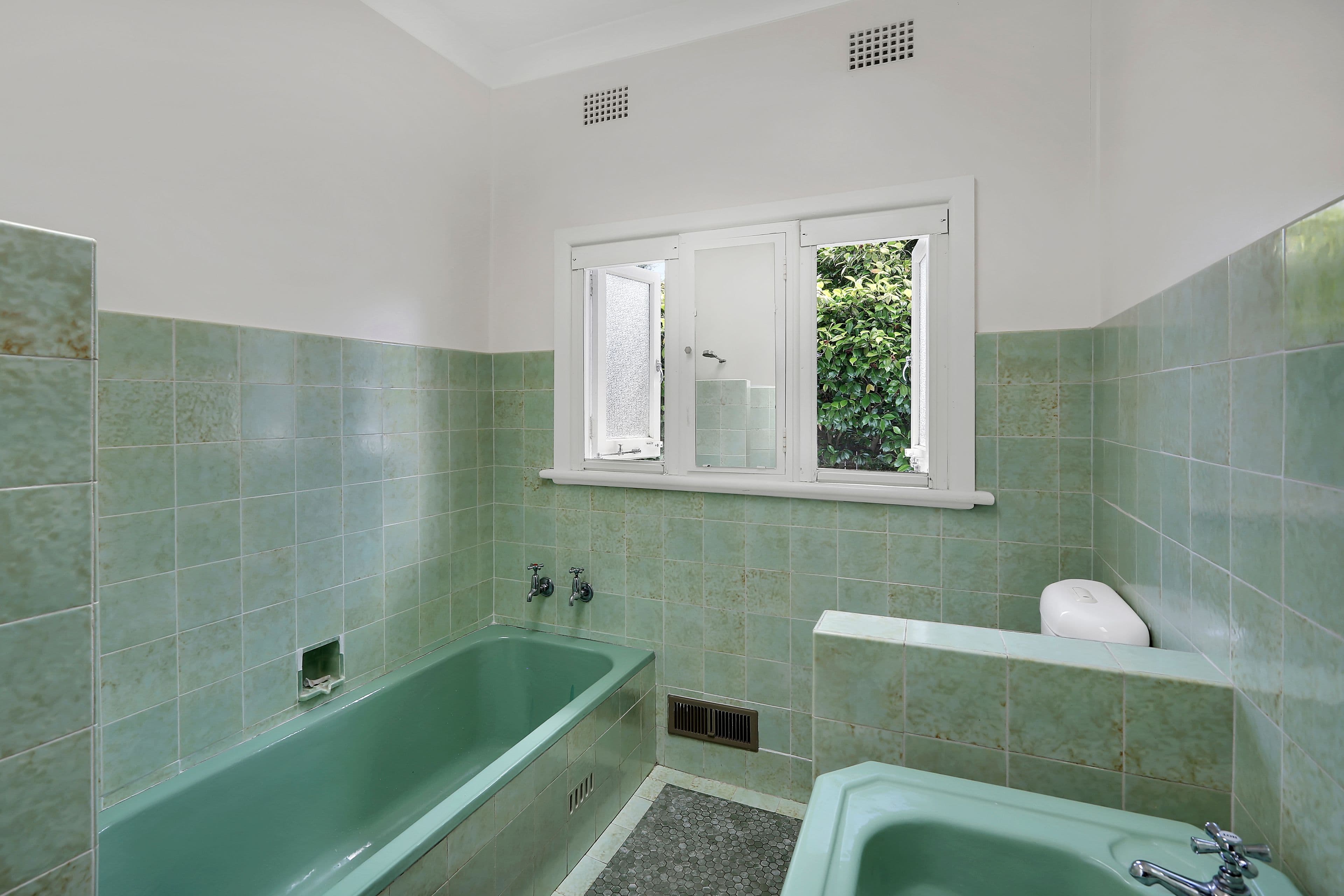 15 Brentwood Avenue, Blackheath NSW 2785, Blackheath - Thumbnail 6
