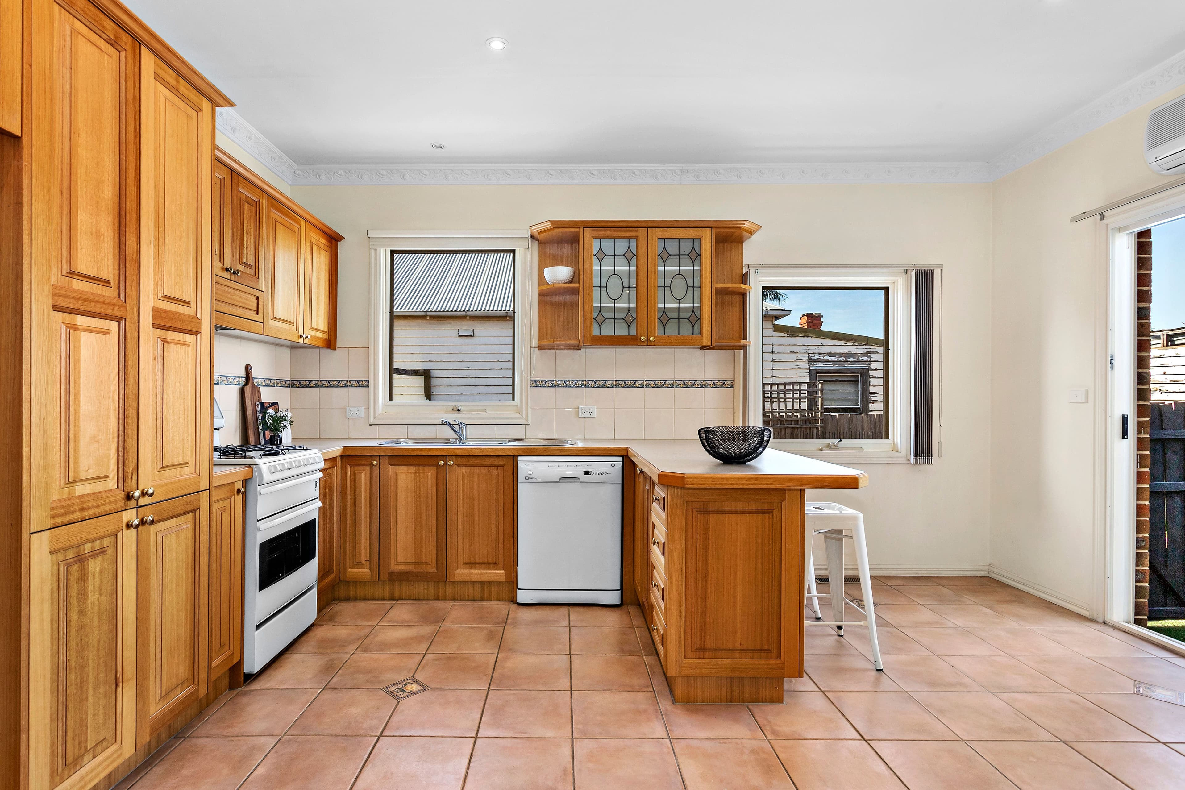 6 Skipton Road, Hughesdale VIC 3166, Hughesdale - Thumbnail 3