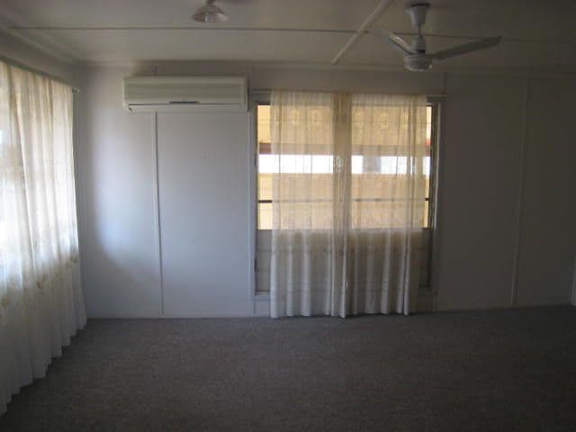 7 Evans Street, Blackwater QLD 4717, Blackwater - Thumbnail 3