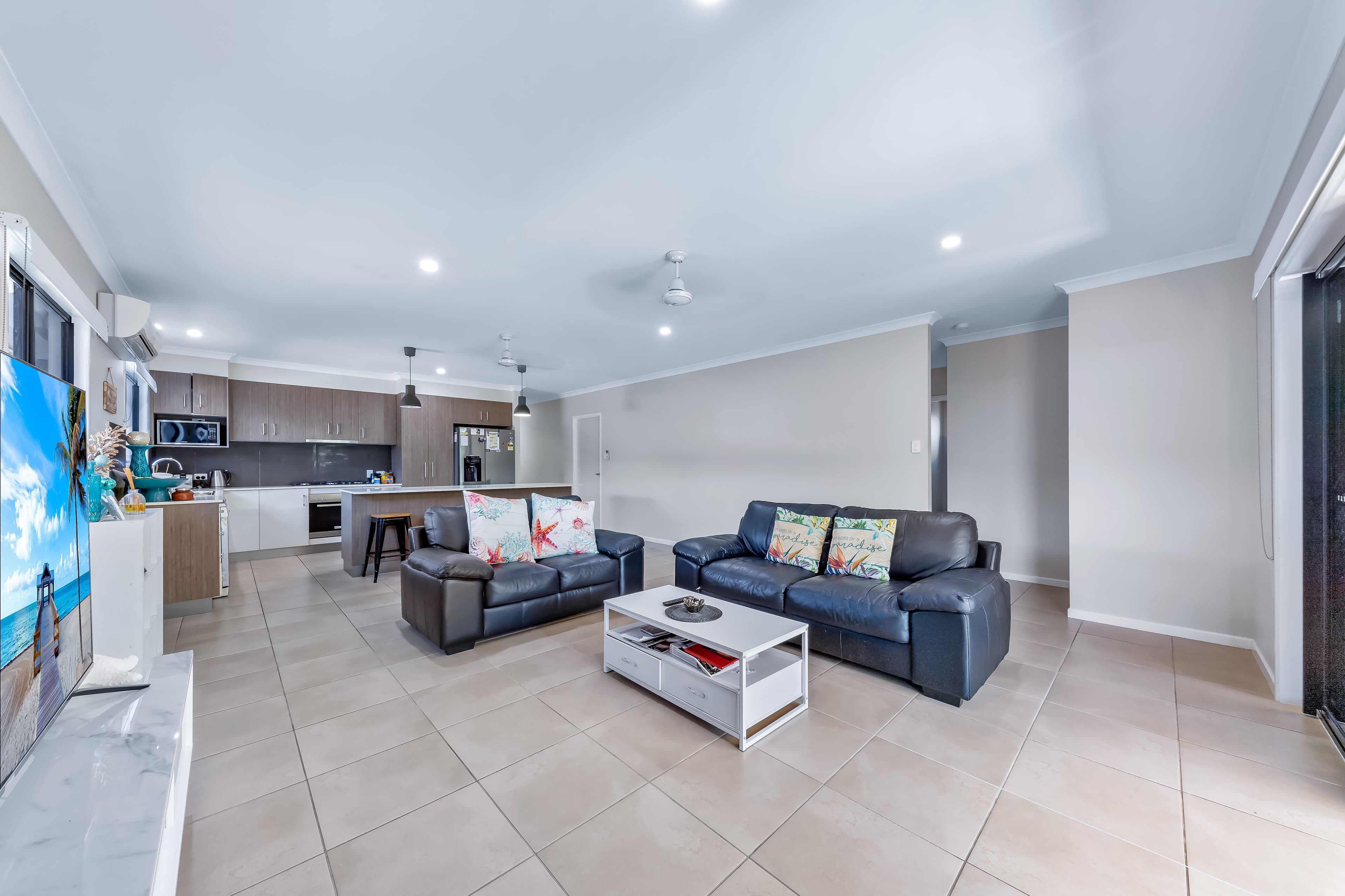 11 Twin Creek Court, Cannonvale QLD 4802, Cannonvale - Thumbnail 3