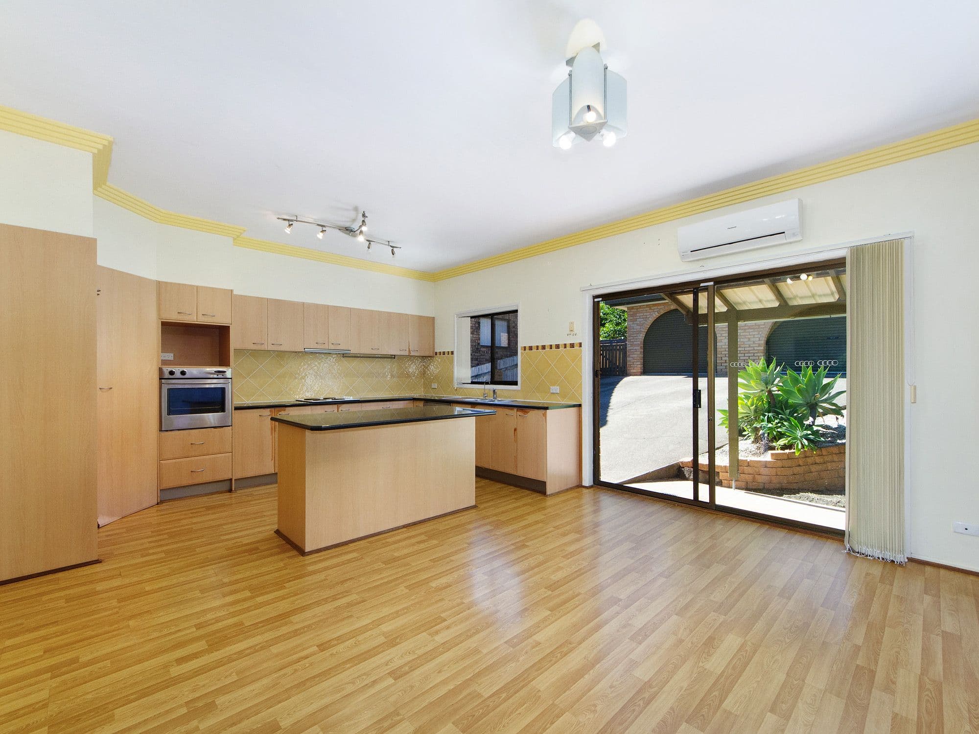13 Stretton Drive, Helensvale QLD 4212, Helensvale - Thumbnail 2