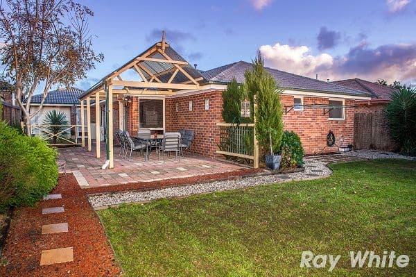 5 Hamilton Drive, CRANBOURNE NORTH VIC 3977, Cranbourne North - Thumbnail 2
