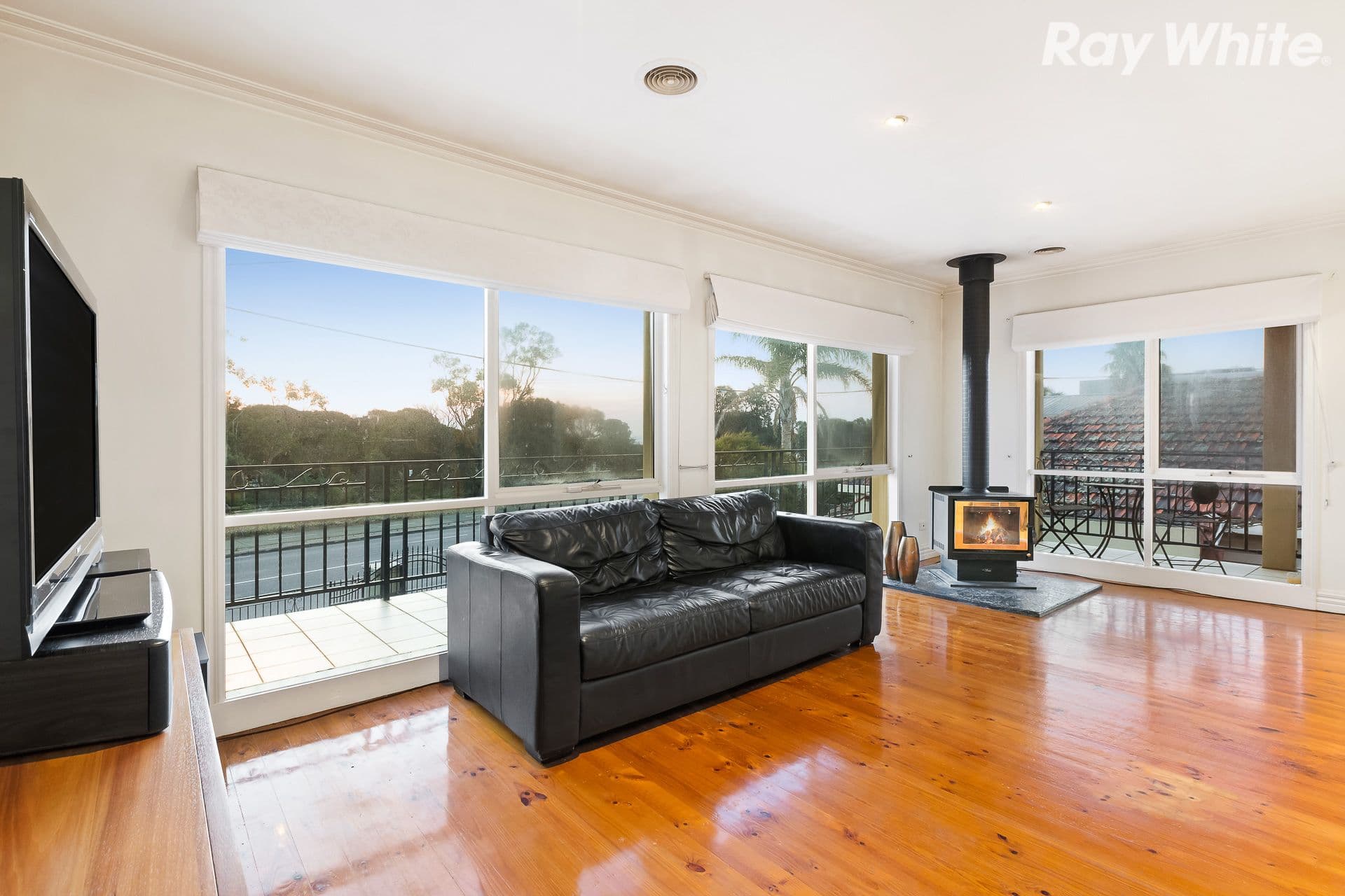 215 Beach Road, Black Rock VIC 3193, Black Rock - Thumbnail 3