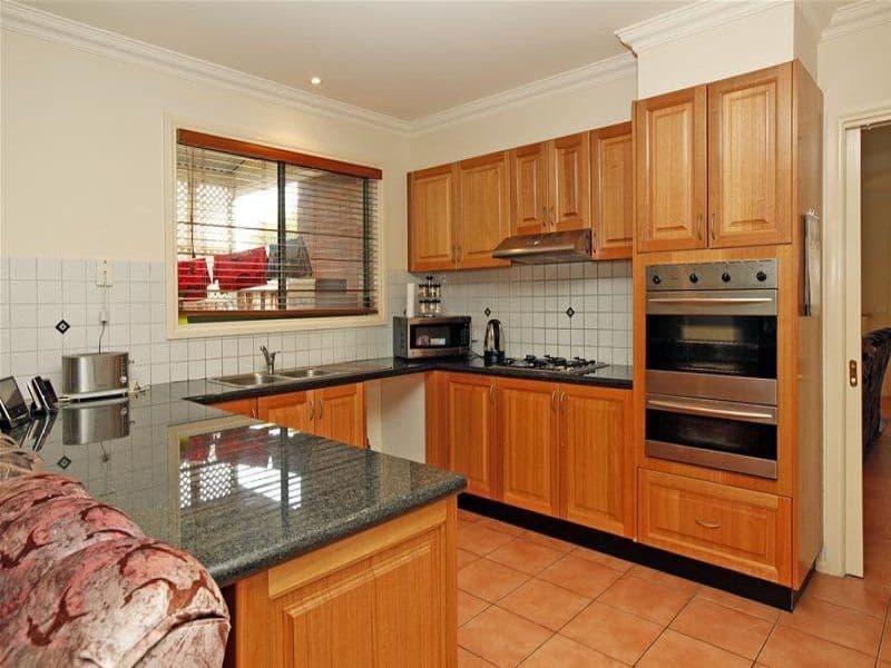 2 Pretty Valley Grove, SOUTH MORANG VIC 3752, South Morang - Thumbnail 2