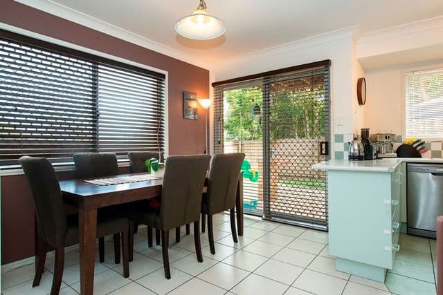 18 Swan Lake Crescent, CALAMVALE QLD 4116, Calamvale - Thumbnail 5