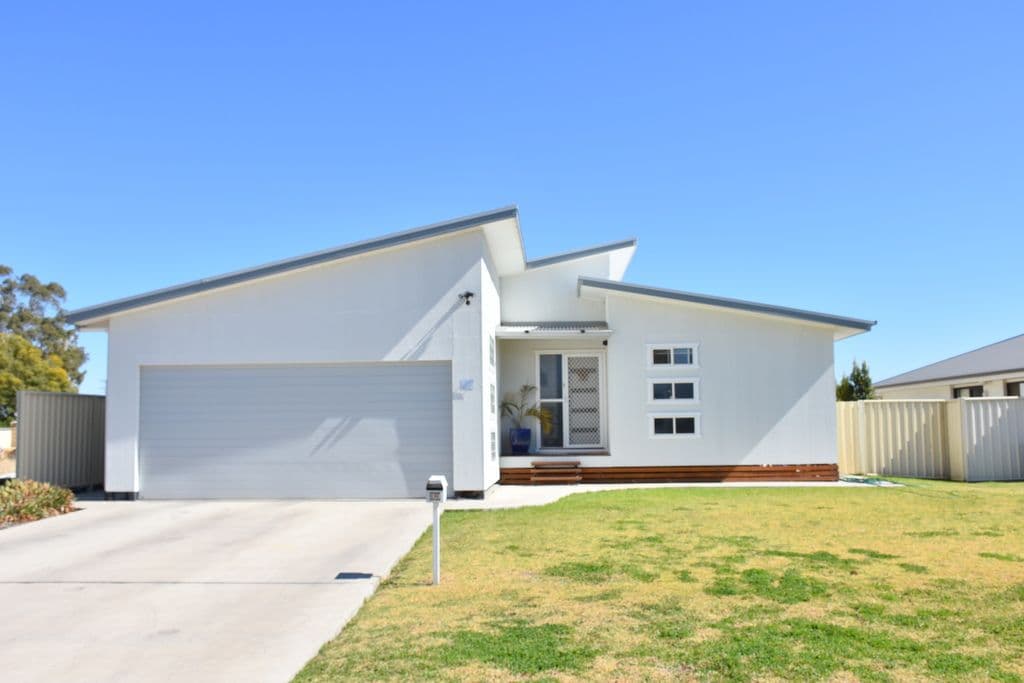 33 Bohenia Crescent, Moree NSW 2400, Moree - Image 1