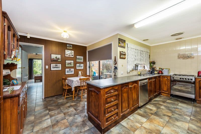 36 Tern Court, Melton VIC 3337, Melton - Thumbnail 2