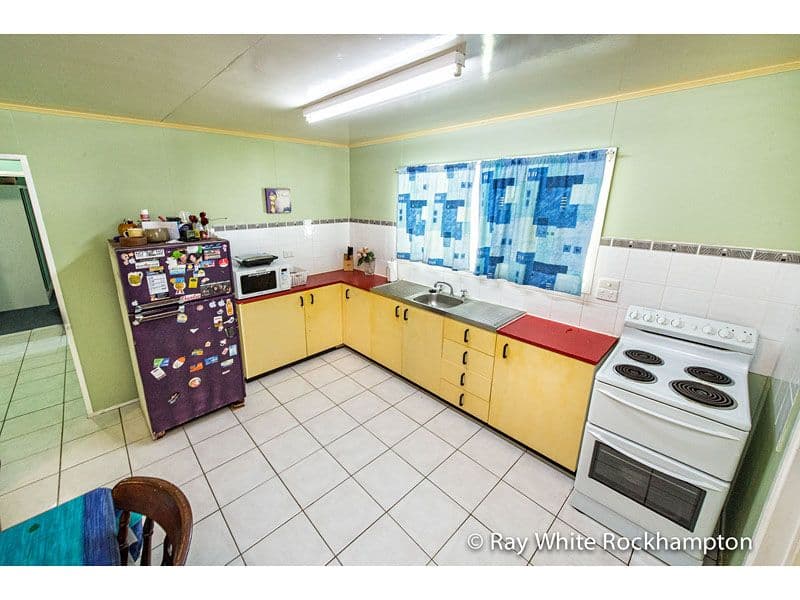 8 Hammond Street, Kawana QLD 4701, Kawana - Thumbnail 2