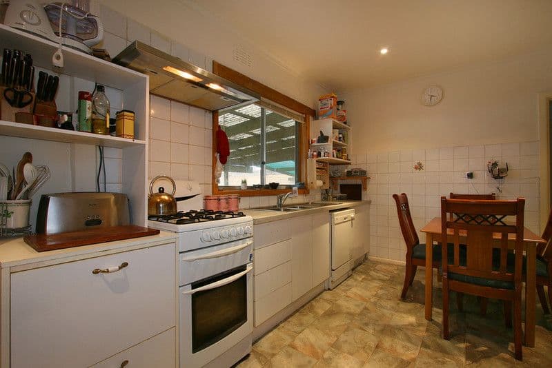24 Arunta Crescent, CLARINDA VIC 3169, Clarinda - Thumbnail 4