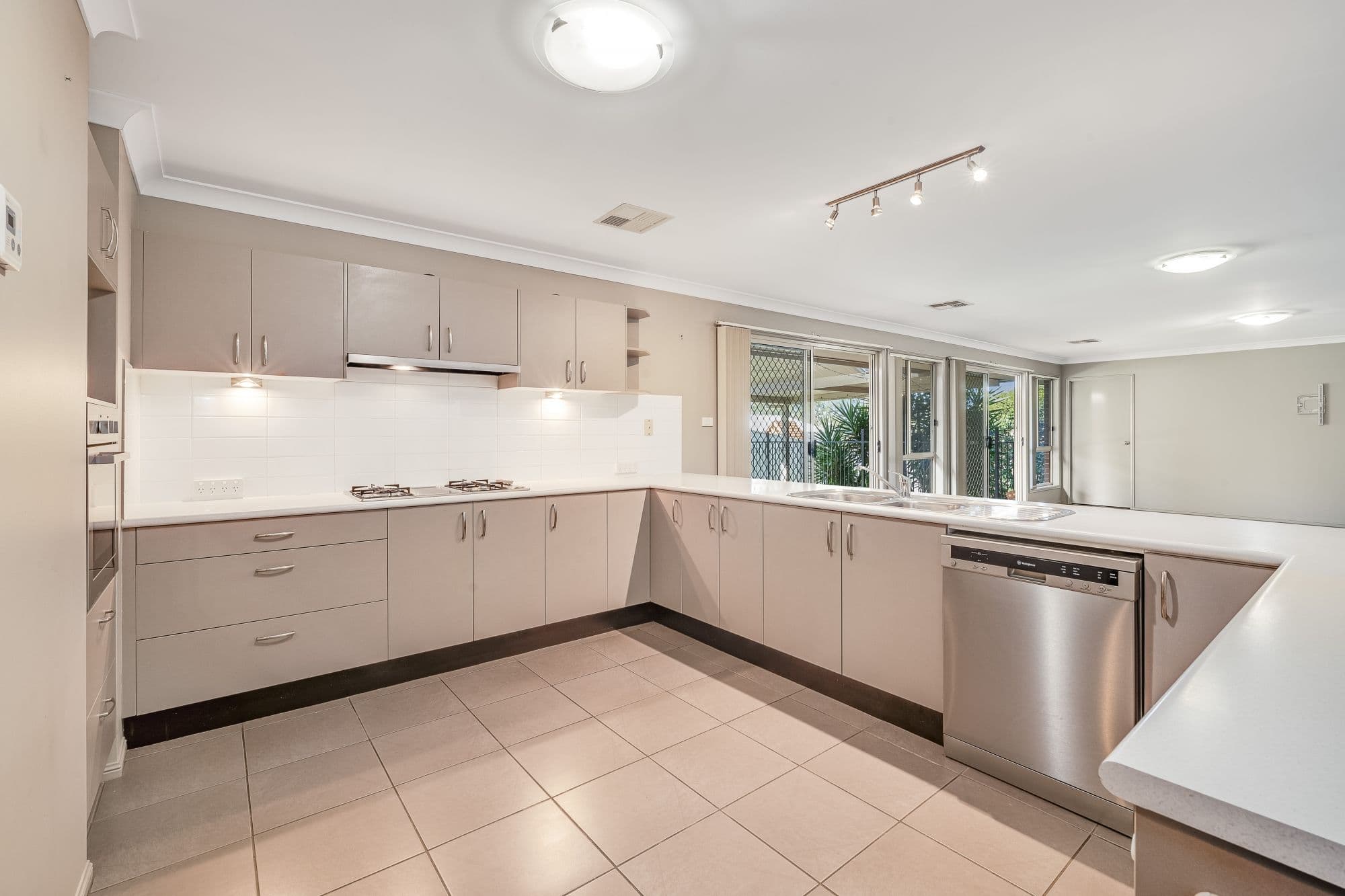 229 Denton Park Drive, Aberglasslyn NSW 2320, Aberglasslyn - Thumbnail 4