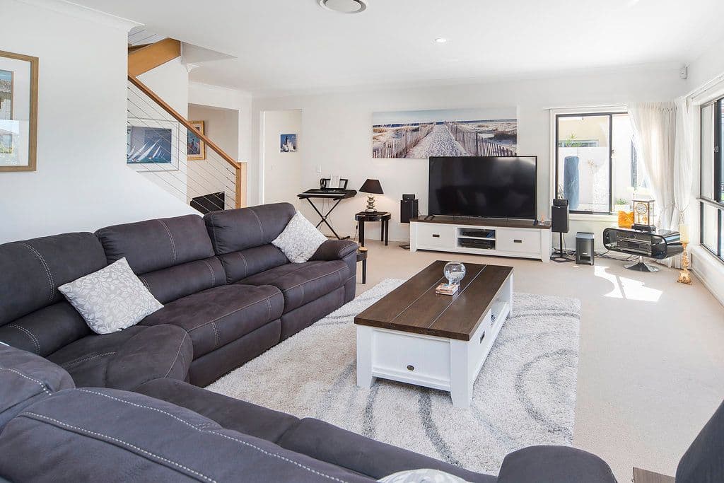 2142 Beaufort Way, Hope Island QLD 4212, Hope Island - Thumbnail 4