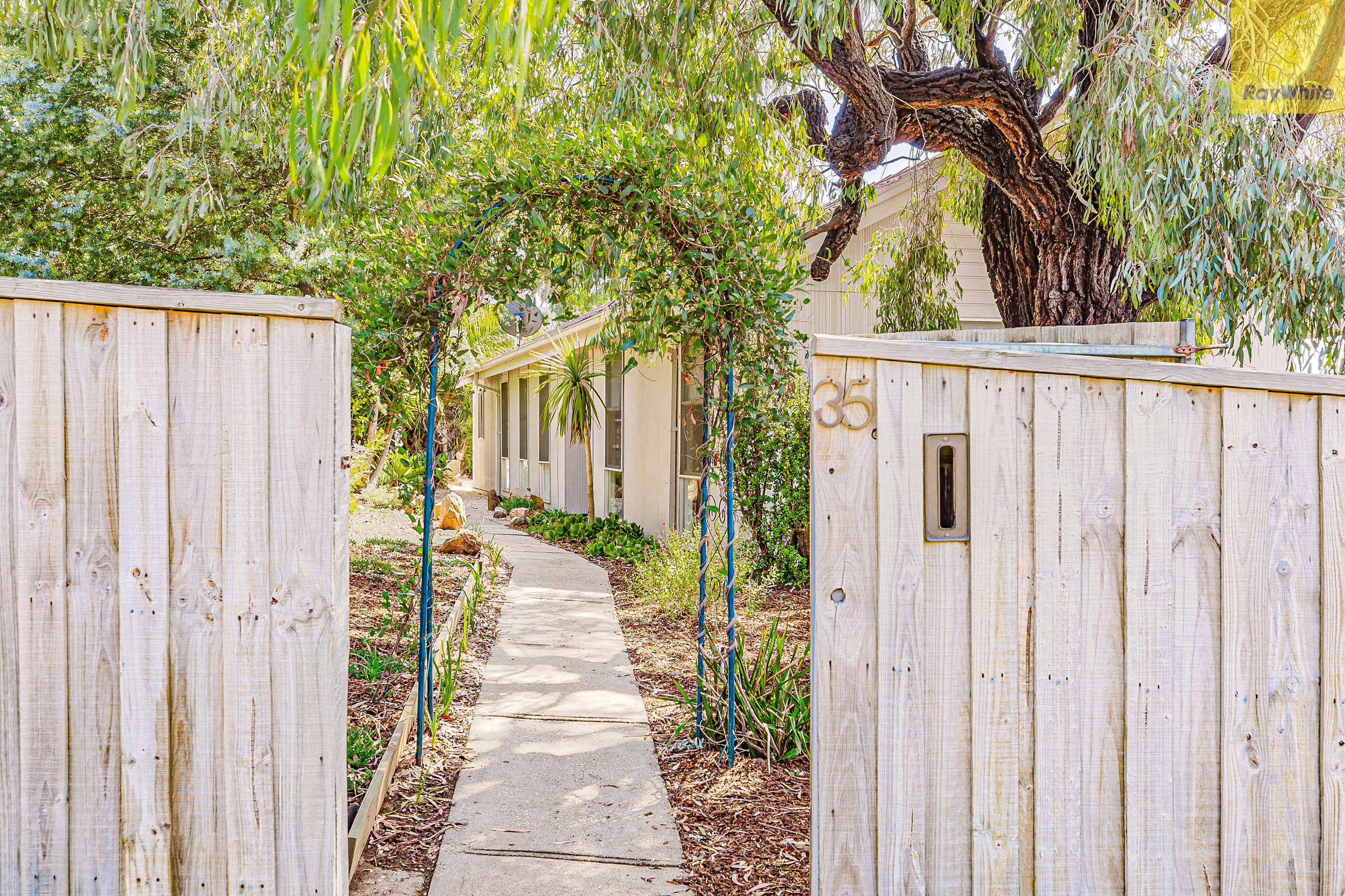 35 Lyle Street, Bacchus Marsh VIC 3340, Bacchus Marsh - Thumbnail 3