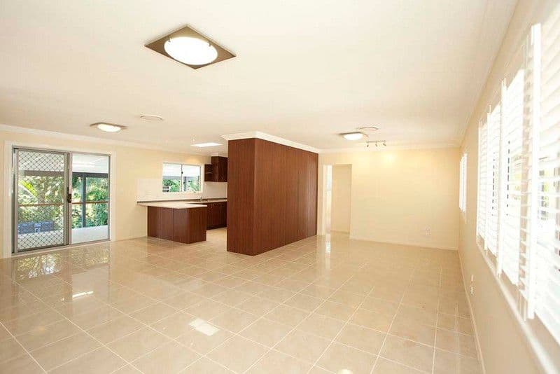 10 Hagen Street, UPPER MOUNT GRAVATT QLD 4122, Upper Mount Gravatt - Thumbnail 2