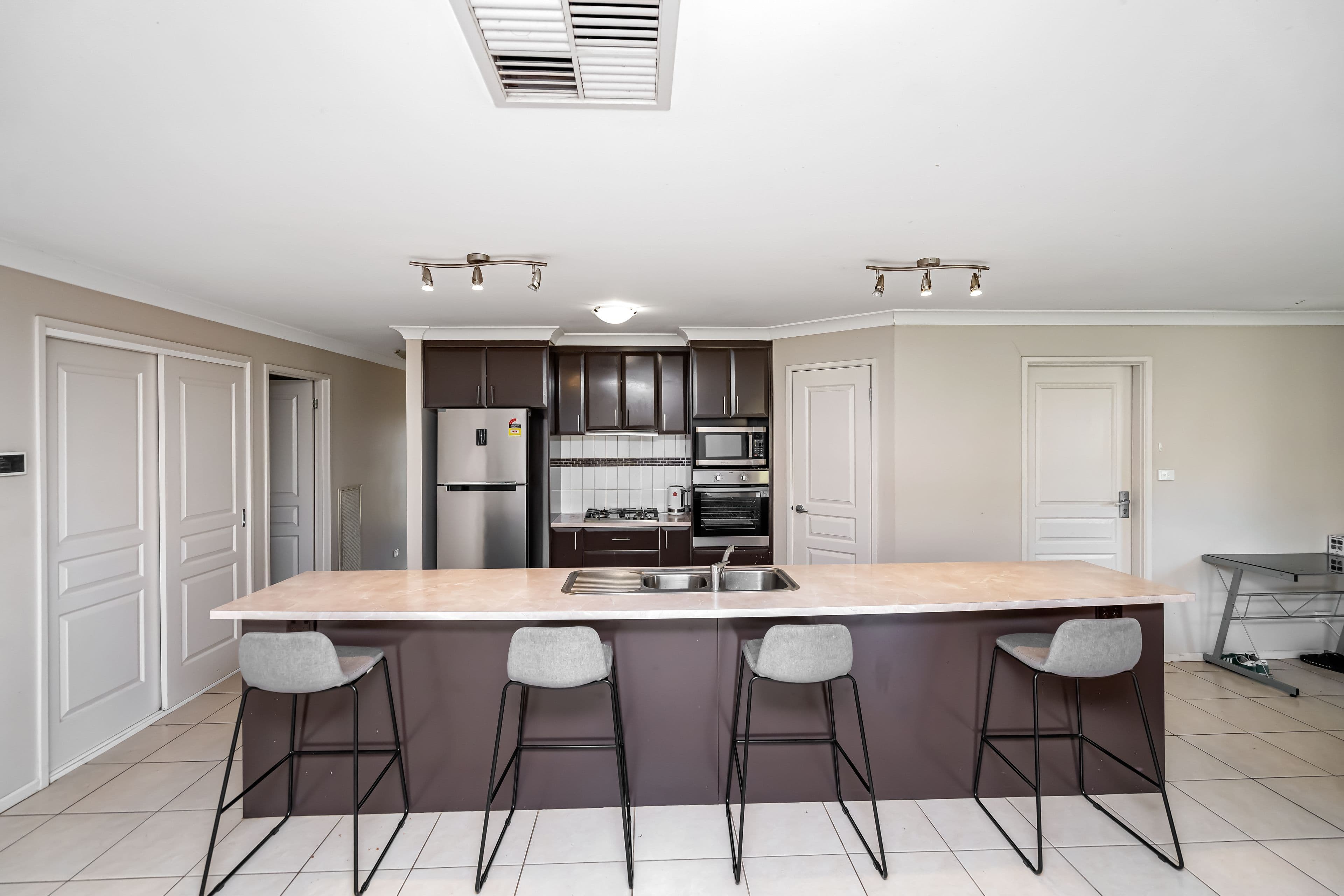 61 Undurra Drive, Glenfield Park NSW 2650, Glenfield Park - Thumbnail 3