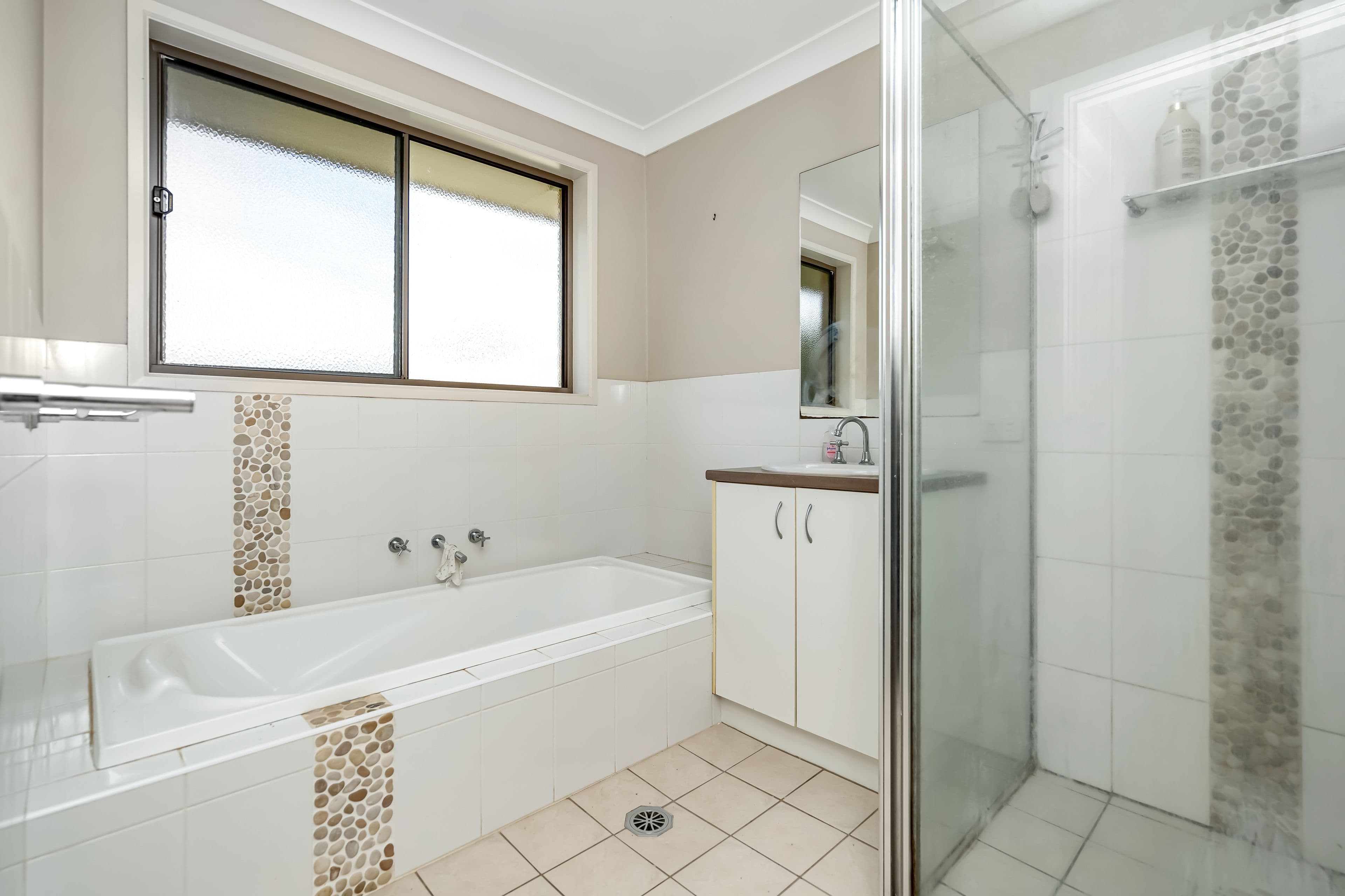 61 Undurra Drive, Glenfield Park NSW 2650, Glenfield Park - Thumbnail 5