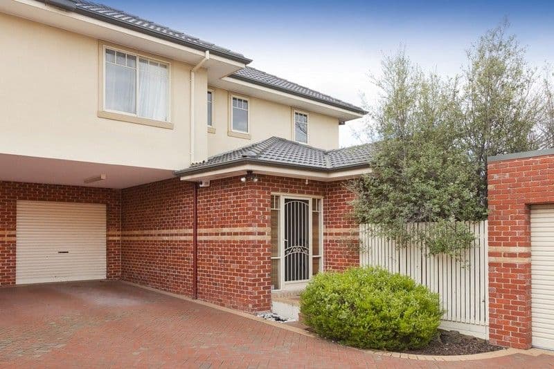 13 Yvette Drive, ROWVILLE VIC 3178, Rowville - Thumbnail 2