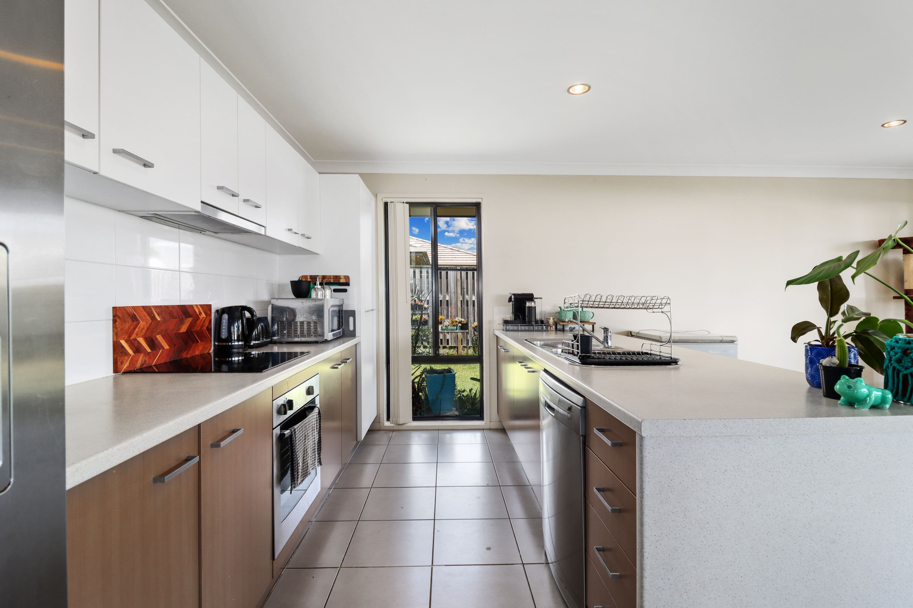 8 Parkhill Avenue, Wondunna QLD 4655, Wondunna - Thumbnail 3