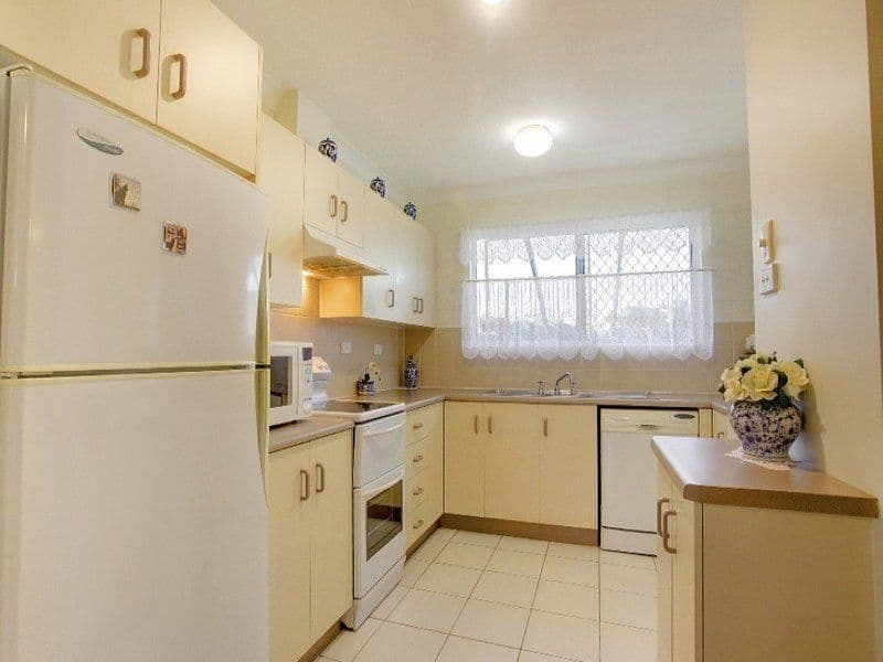 17 Elton Drive, KELSO QLD 4815, Kelso - Thumbnail 3
