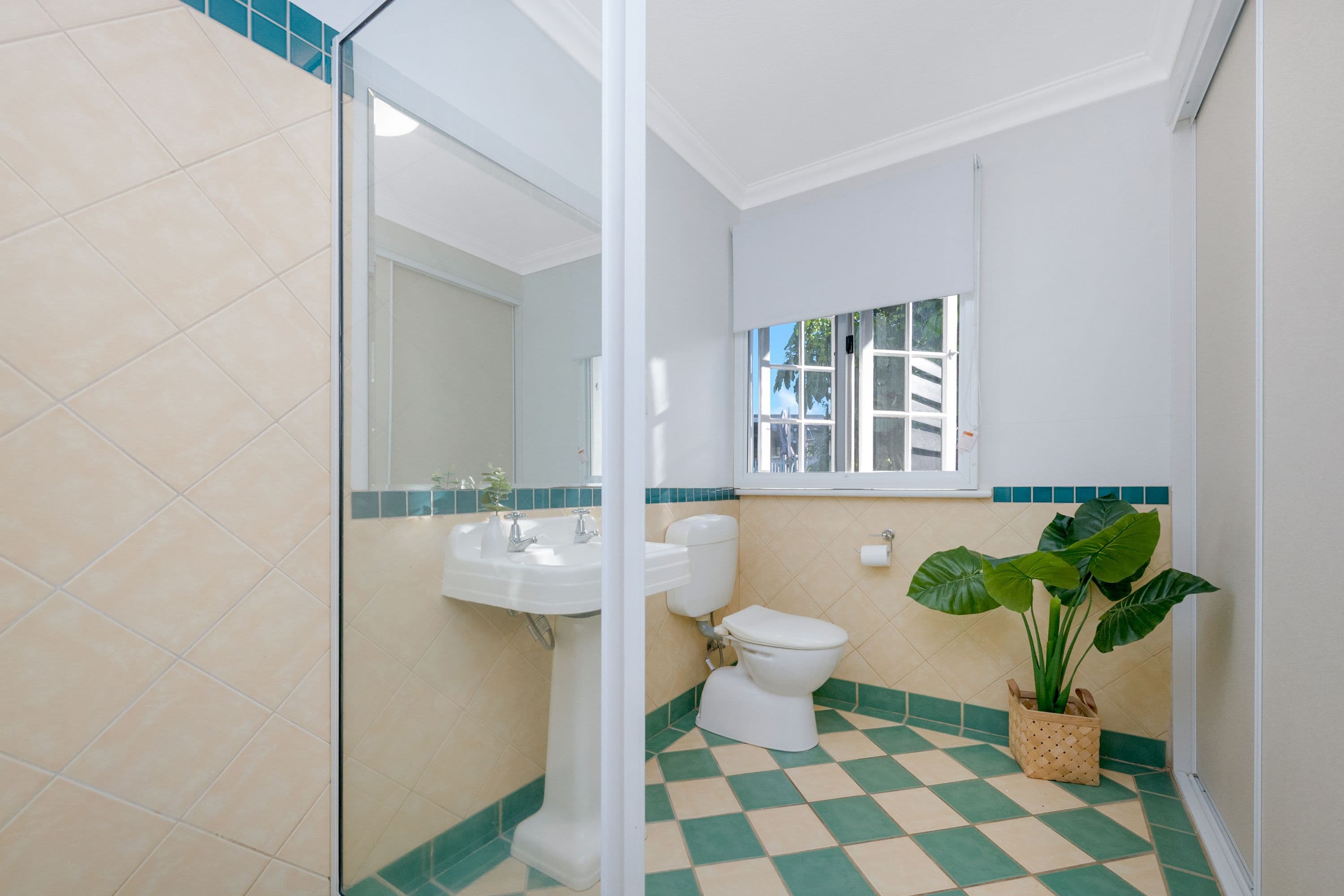 6 Whyte Street, Hermit Park QLD 4812, Hermit Park - Thumbnail 6