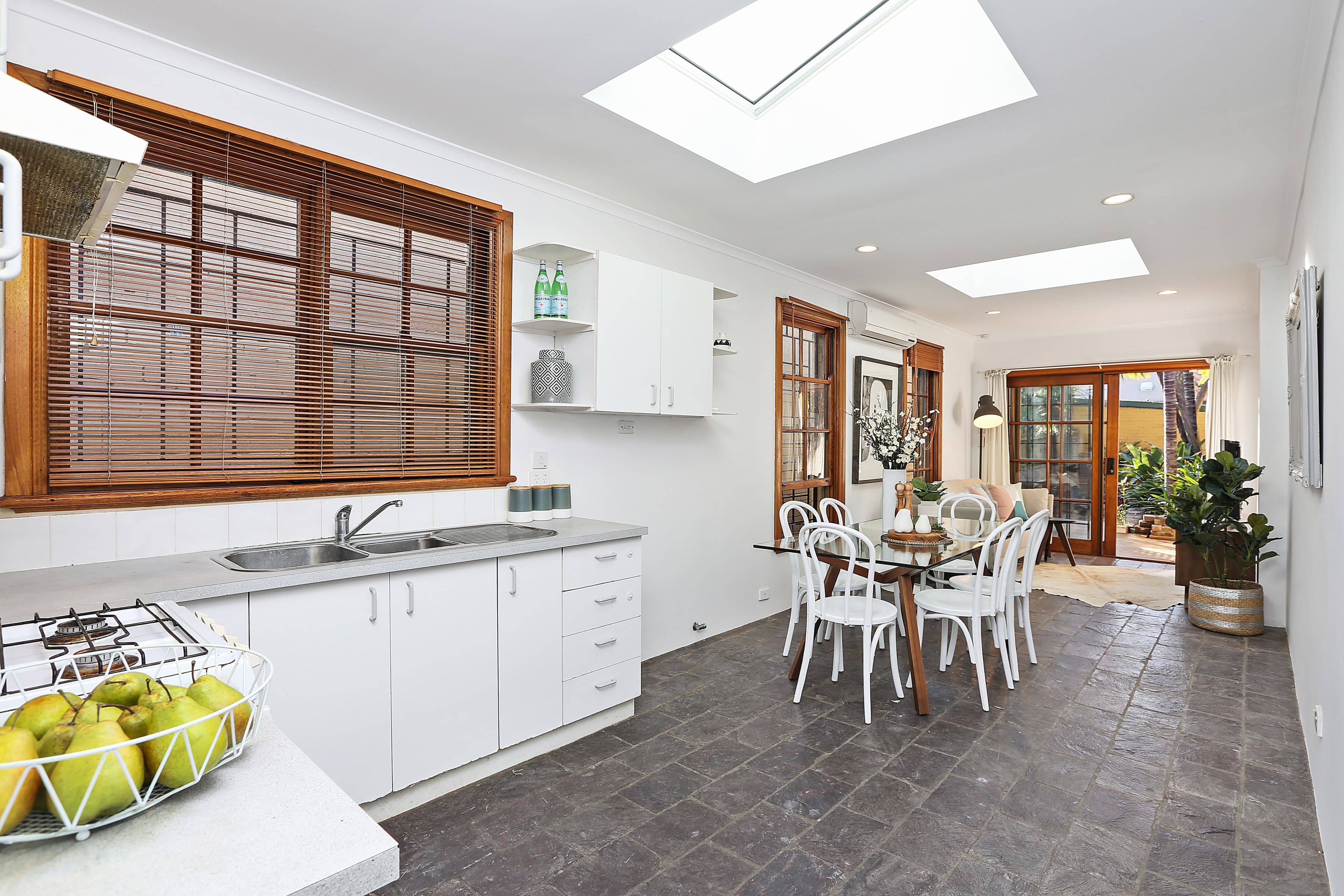 25 Margaret Street, Newtown - Thumbnail 2