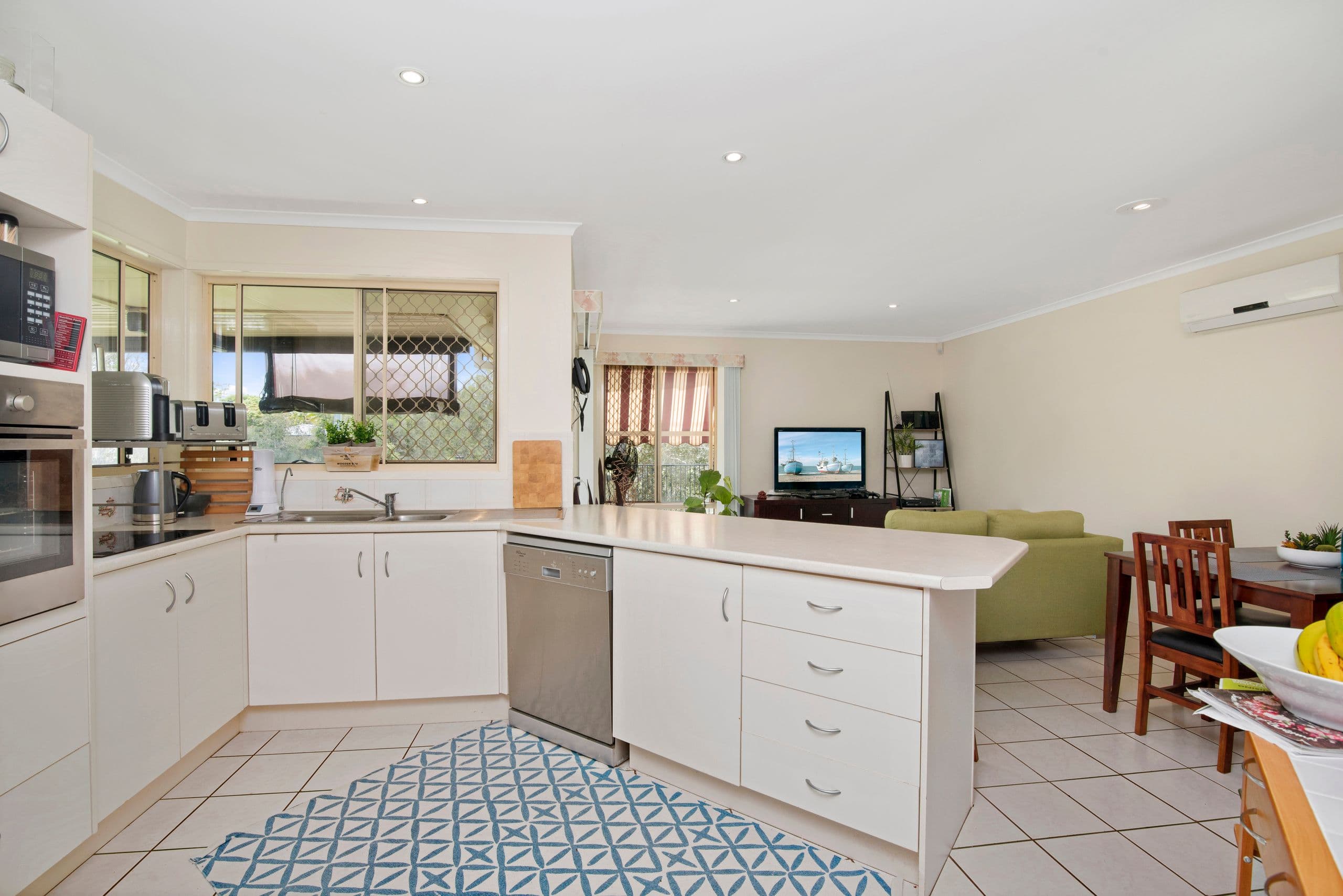 16 Baumea Court, Elanora QLD 4221, Elanora - Thumbnail 7