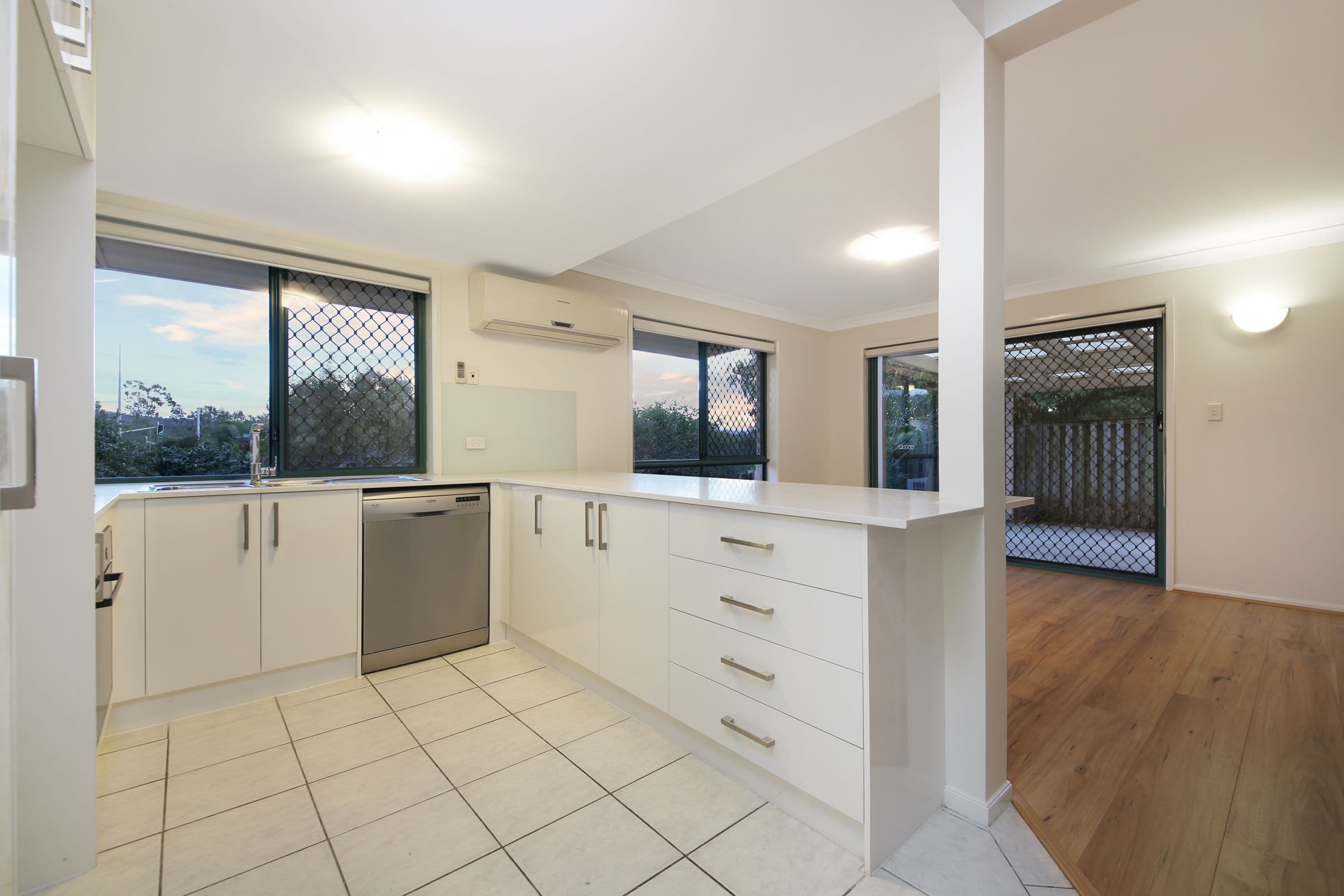 121 Greenacre Drive, Parkwood QLD 4214, Parkwood - Thumbnail 7