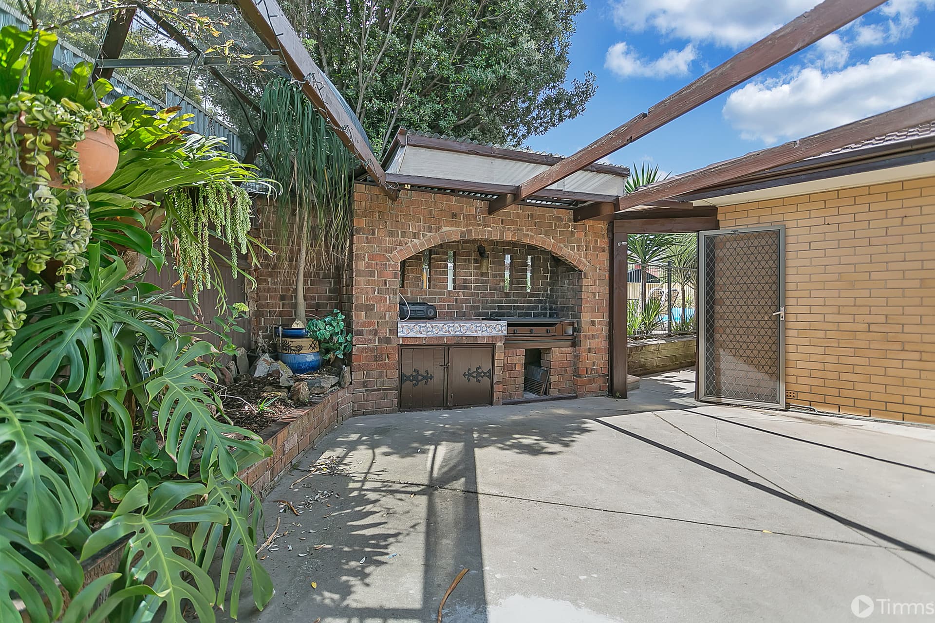 24 Suzanne Avenue, Morphett Vale - Thumbnail 2