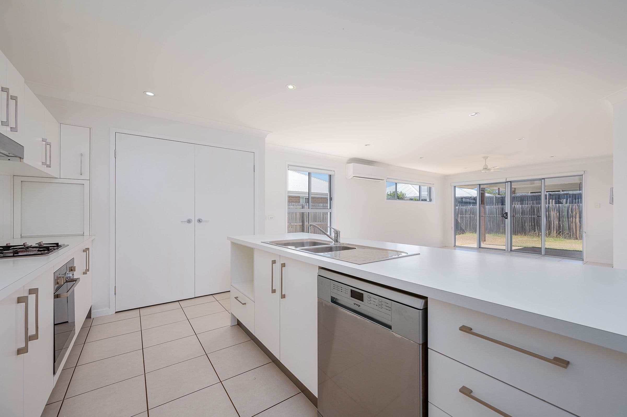 24 Petrel Street, Kirkwood QLD 4680, Kirkwood - Thumbnail 2