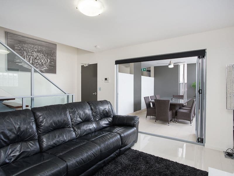 25 Balmoral Street, HAWTHORNE QLD 4171, Hawthorne - Thumbnail 2