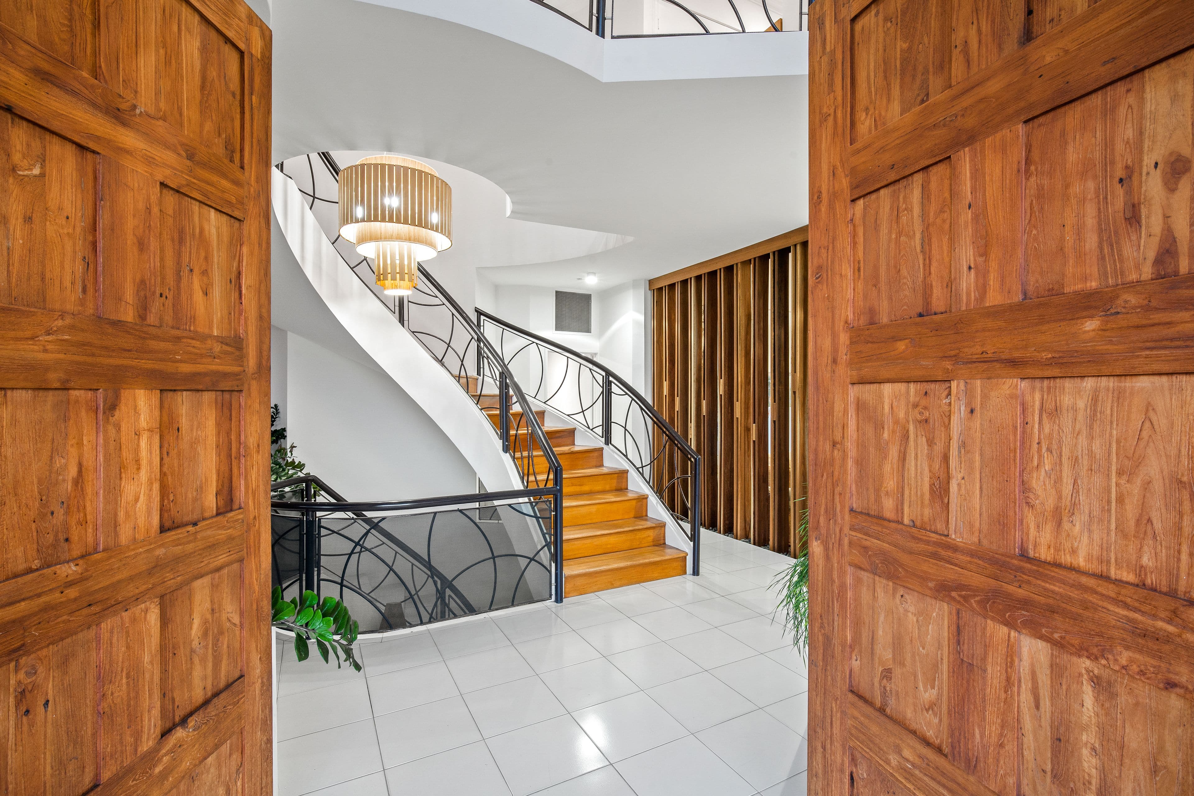 8 Constance Esplanade, Runaway Bay QLD 4216, Runaway Bay - Thumbnail 3