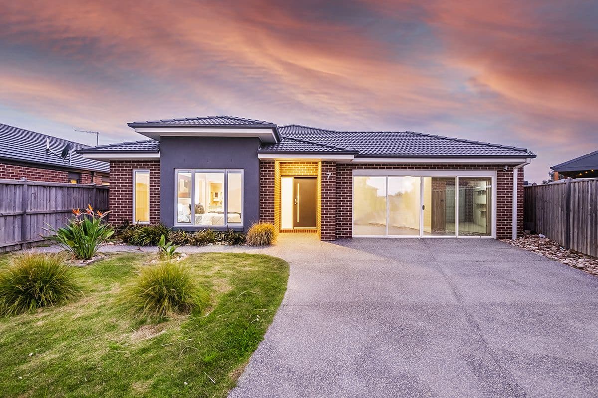 7 Woodstock Drive, Cranbourne North VIC 3977, Cranbourne North - Thumbnail 4