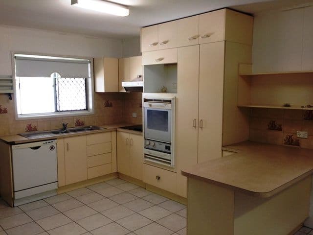 3 Lydia Avenue, WOODRIDGE QLD 4114, Woodridge - Thumbnail 2
