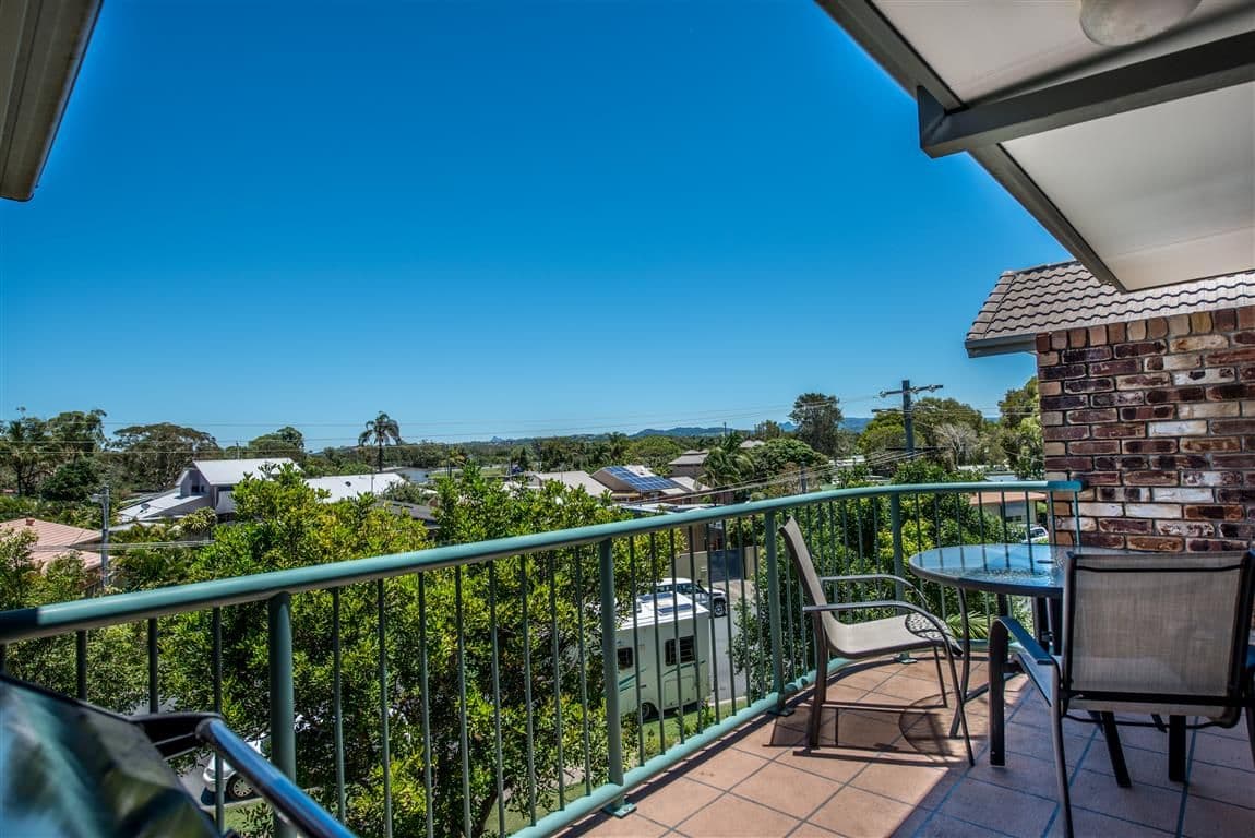 17 Korina Avenue, COOLANGATTA QLD 4225, Coolangatta - Thumbnail 2
