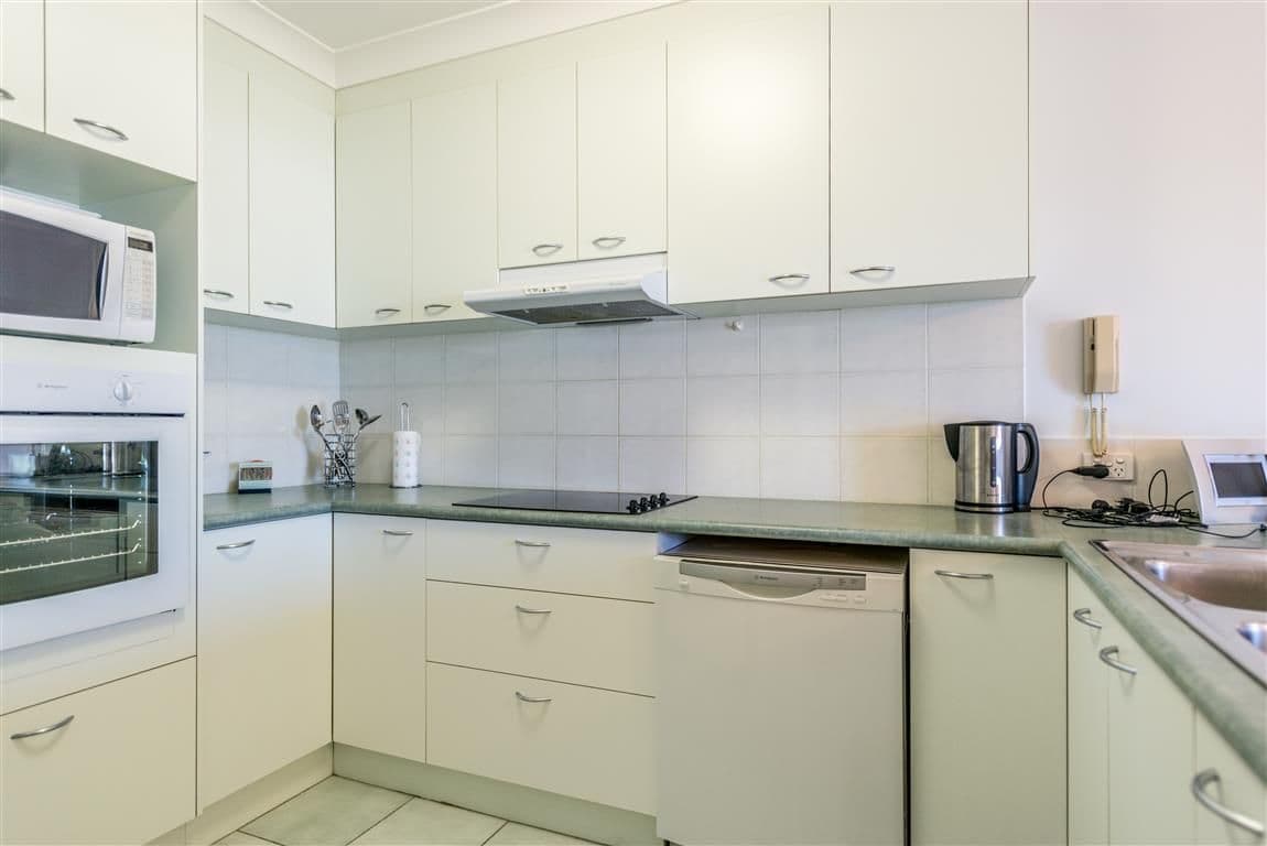17 Korina Avenue, COOLANGATTA QLD 4225, Coolangatta - Thumbnail 4