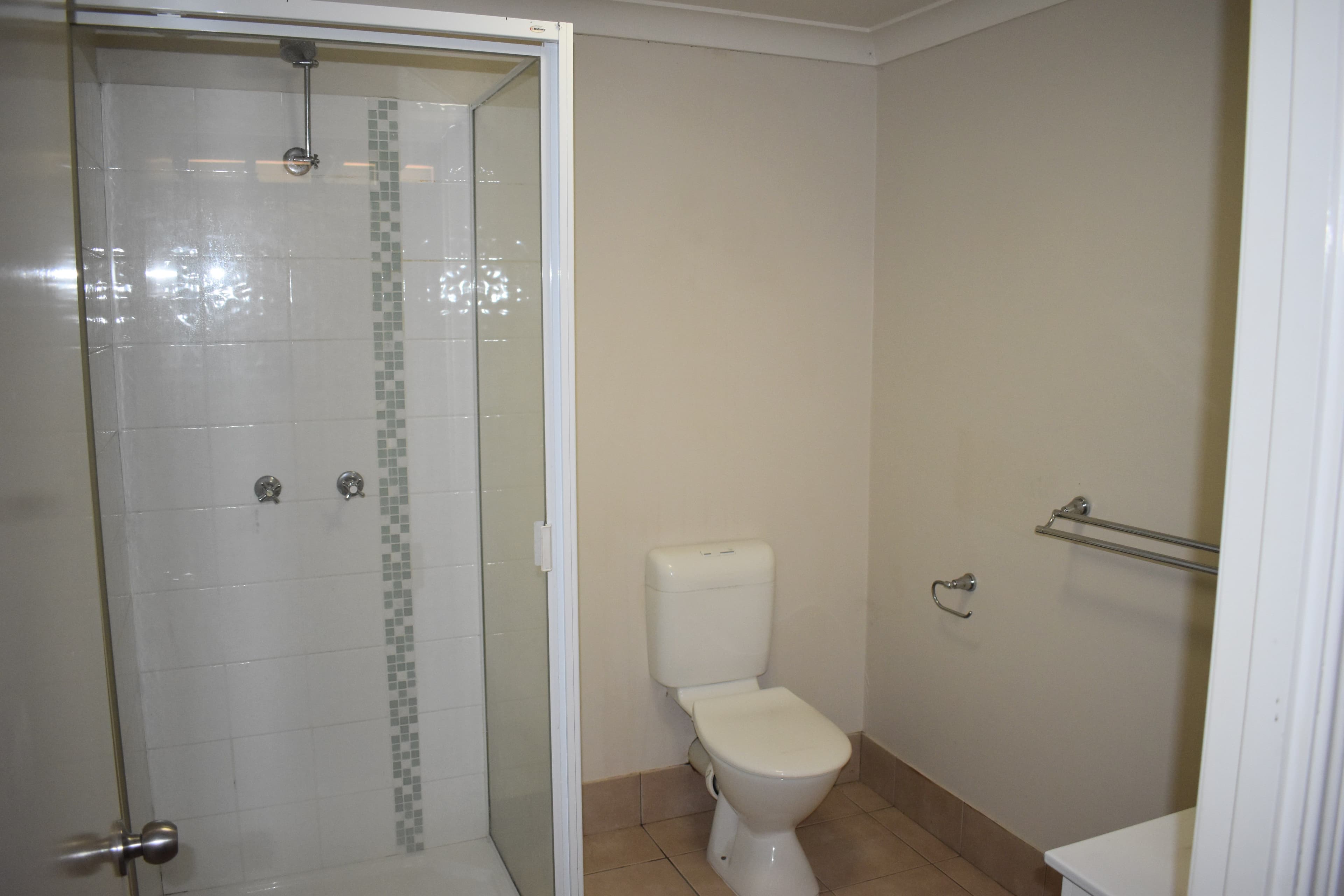 19 Garnet Street, Emerald QLD 4720, Emerald - Thumbnail 5