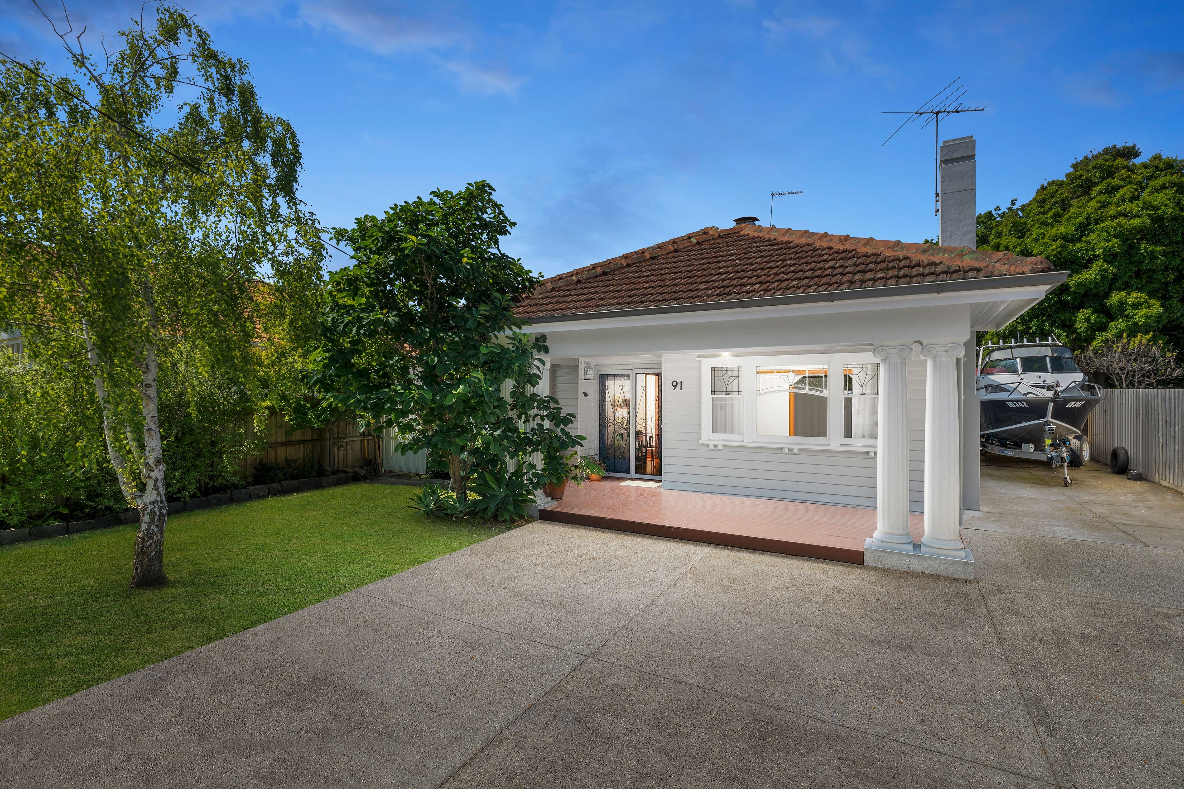 91 Carlisle Crescent, Hughesdale VIC 3166, Hughesdale - Thumbnail 2