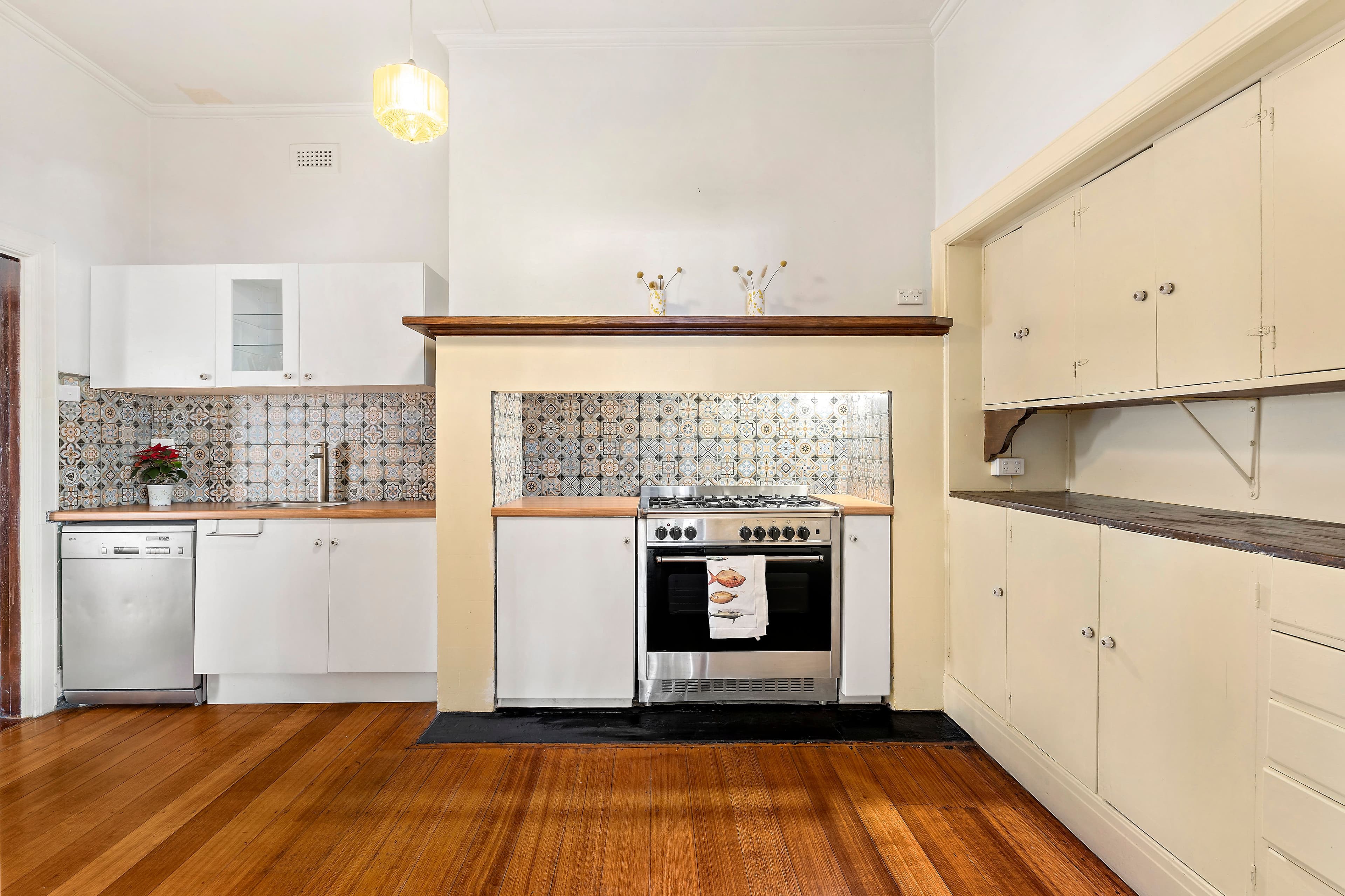 91 Carlisle Crescent, Hughesdale VIC 3166, Hughesdale - Thumbnail 5