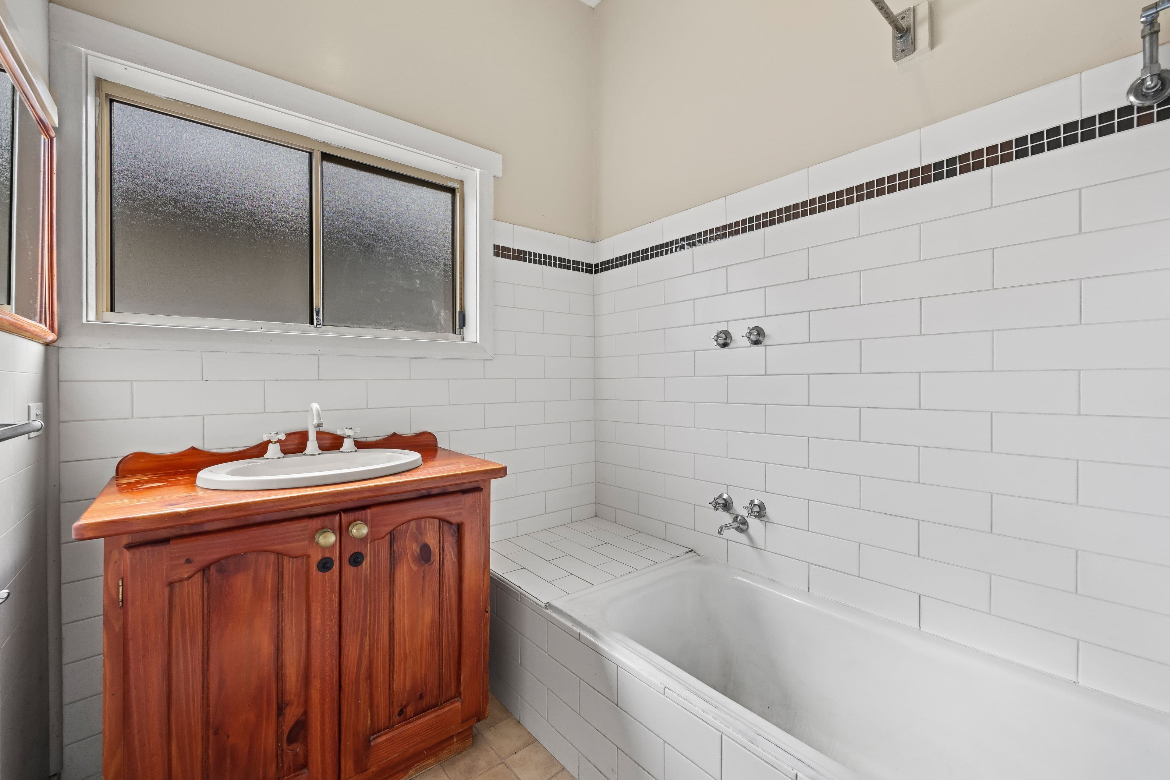 206 Morton Street, Mount Pleasant VIC 3350, Mount Pleasant - Thumbnail 6