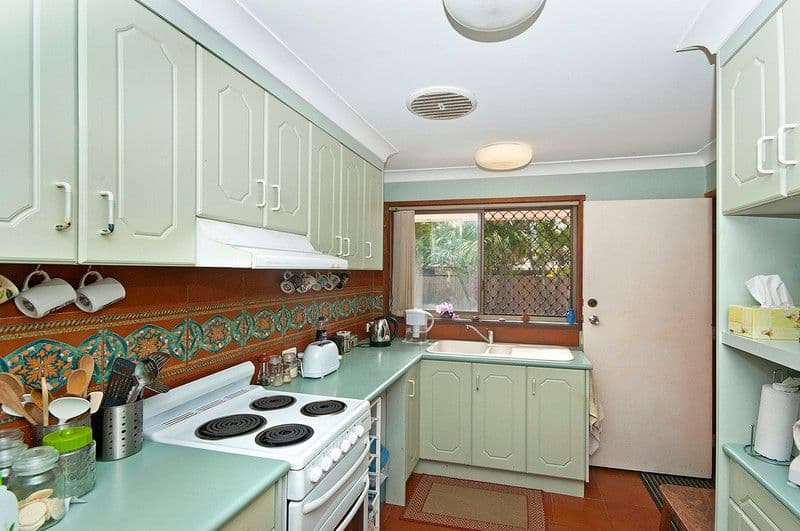 13 Sycamore Place, PALM BEACH QLD 4221, Palm Beach - Thumbnail 5