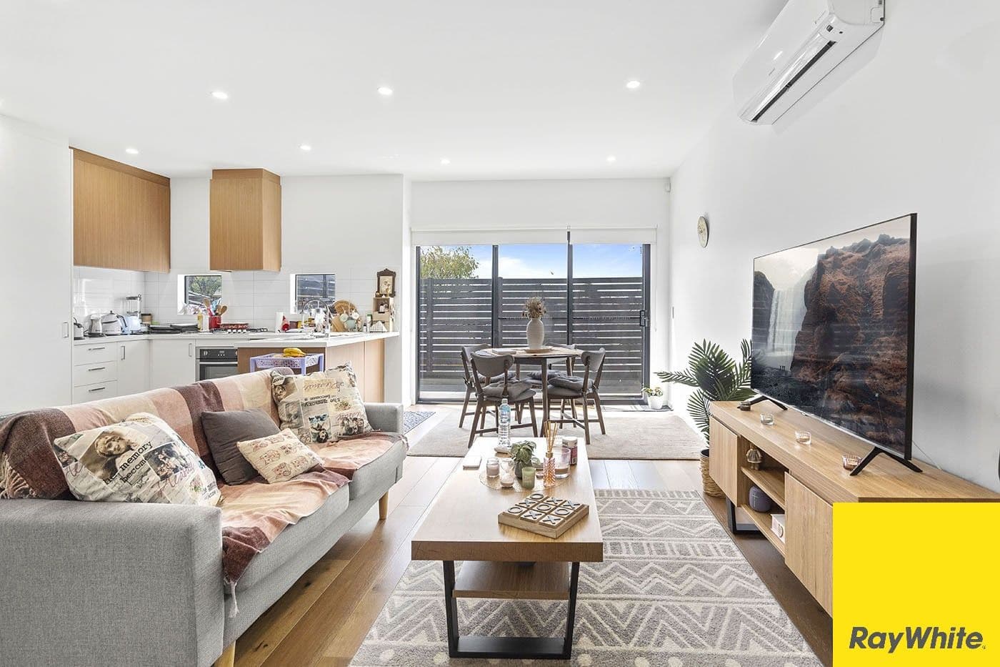 18 Chaleyer Street, Reservoir VIC 3073, Reservoir - Thumbnail 2