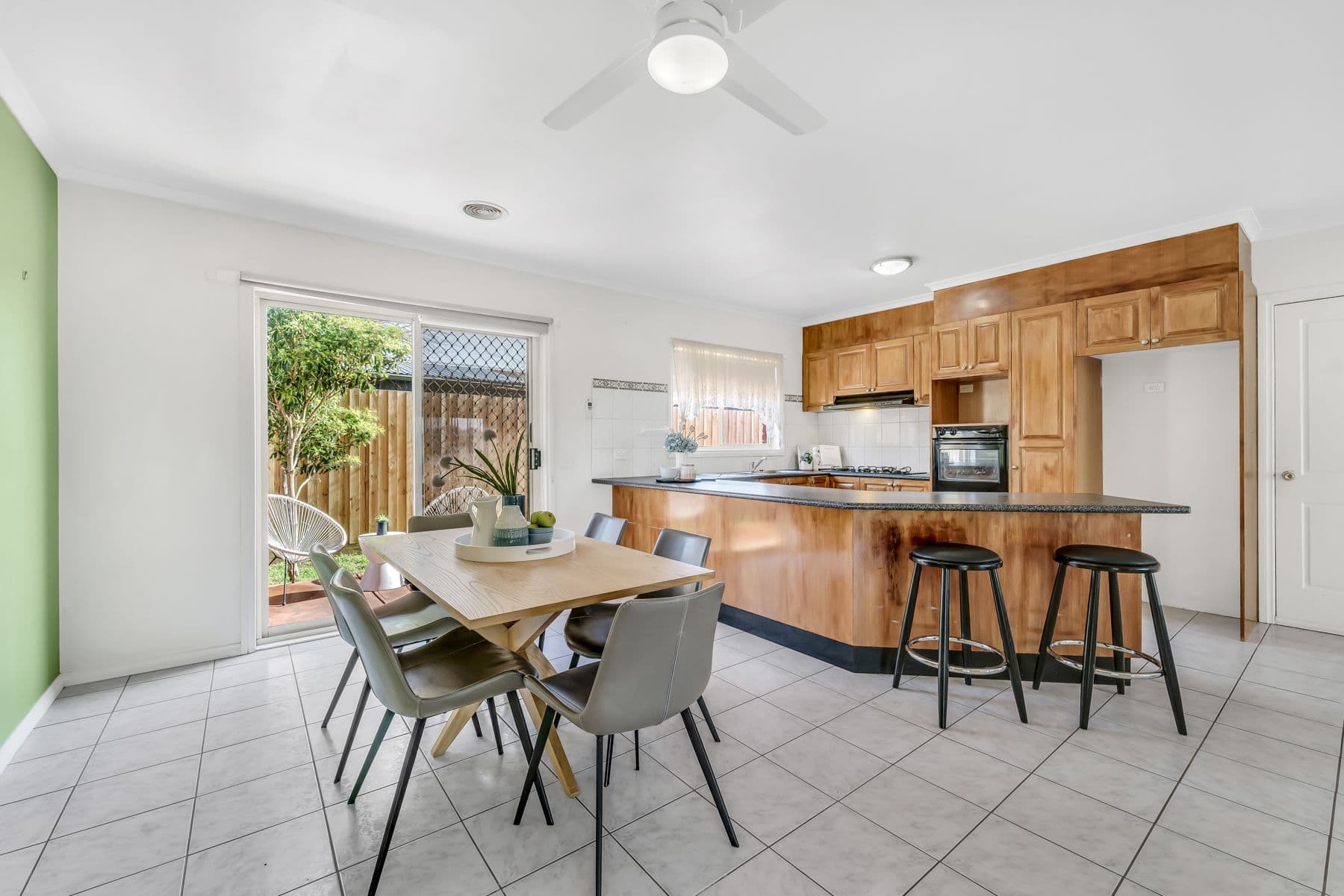 15 Hilton Street, Craigieburn VIC 3064, Craigieburn - Thumbnail 3
